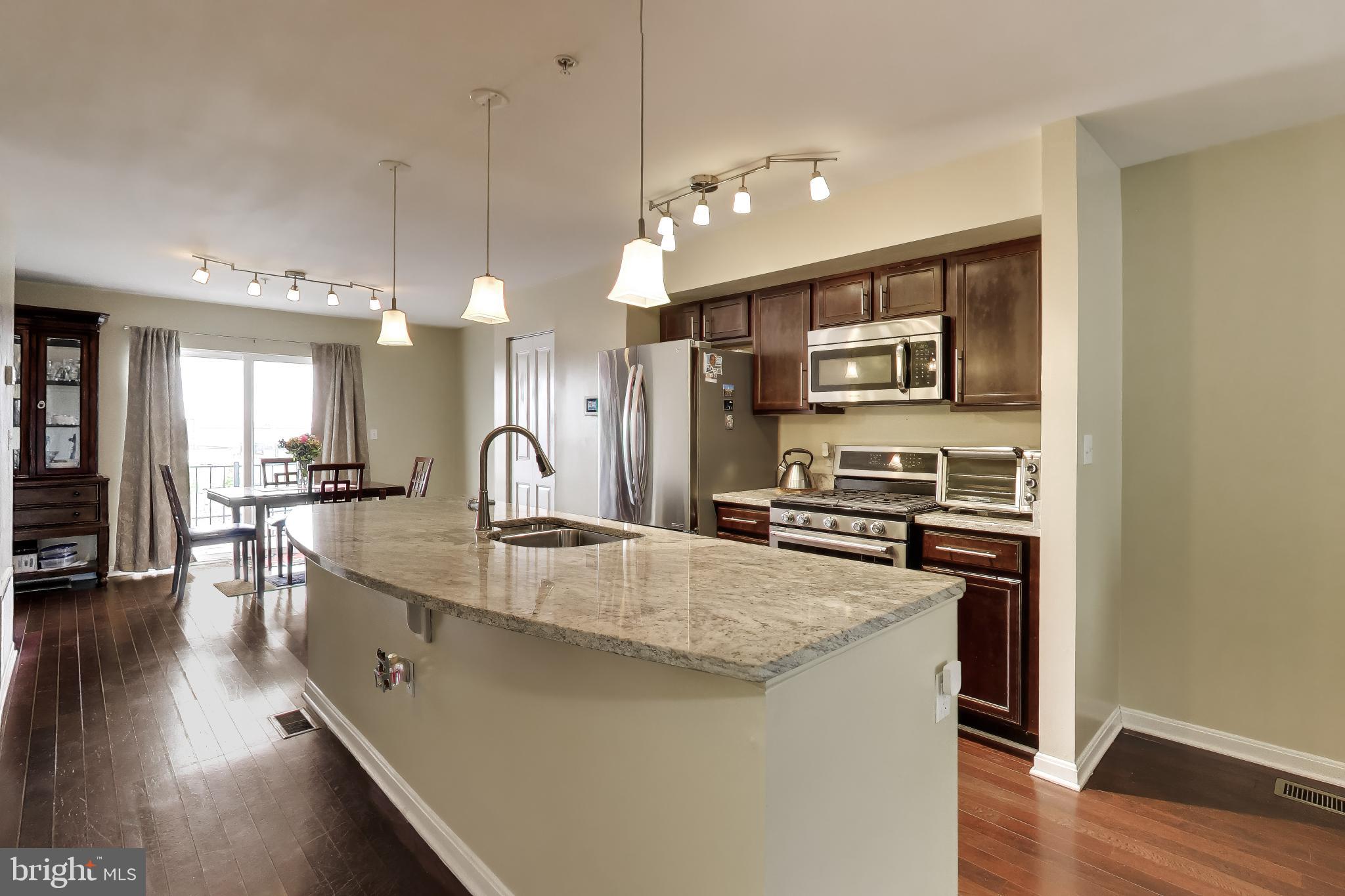 ATHENA SQUARE - Residential
