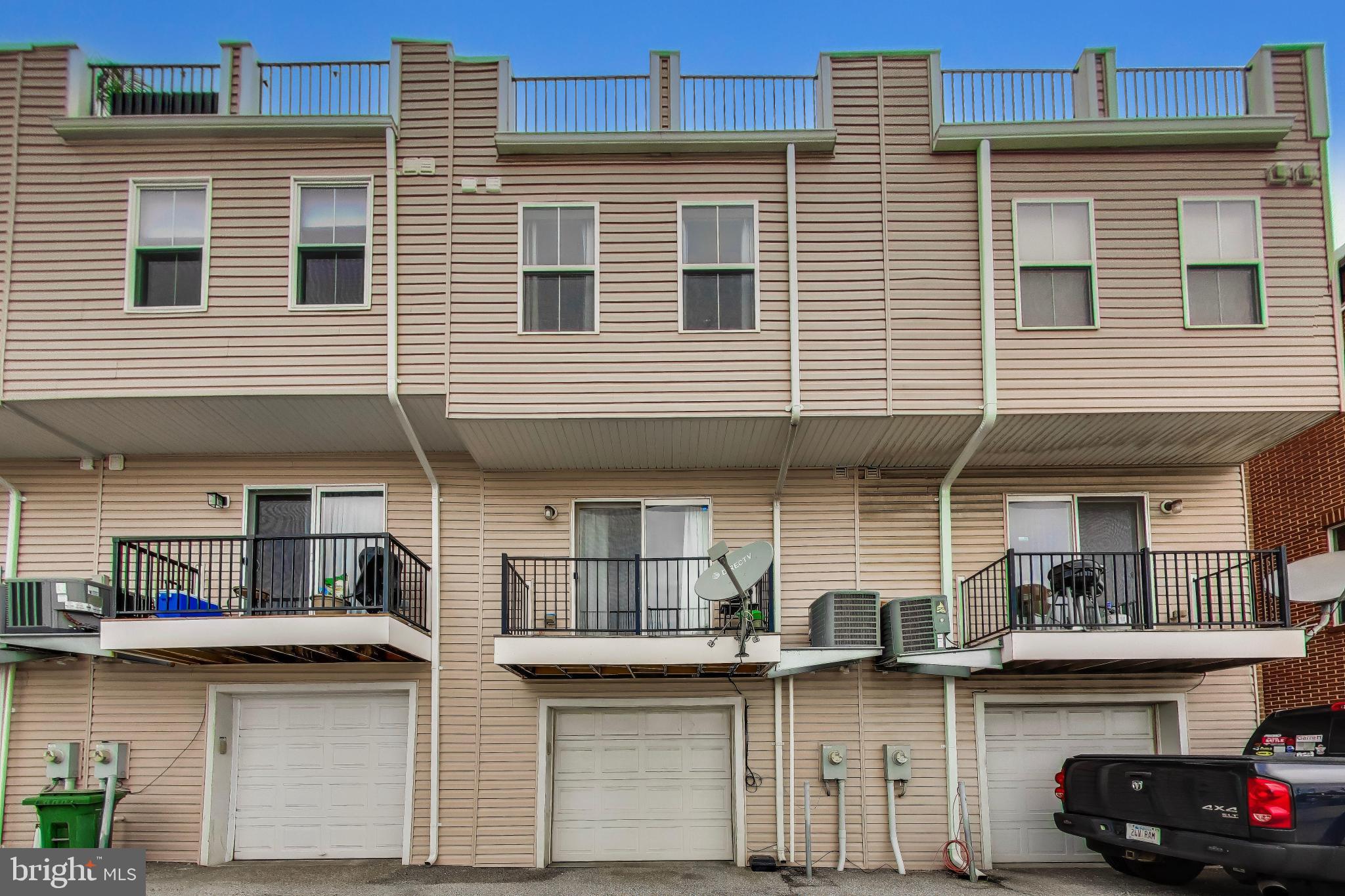 ATHENA SQUARE - Residential