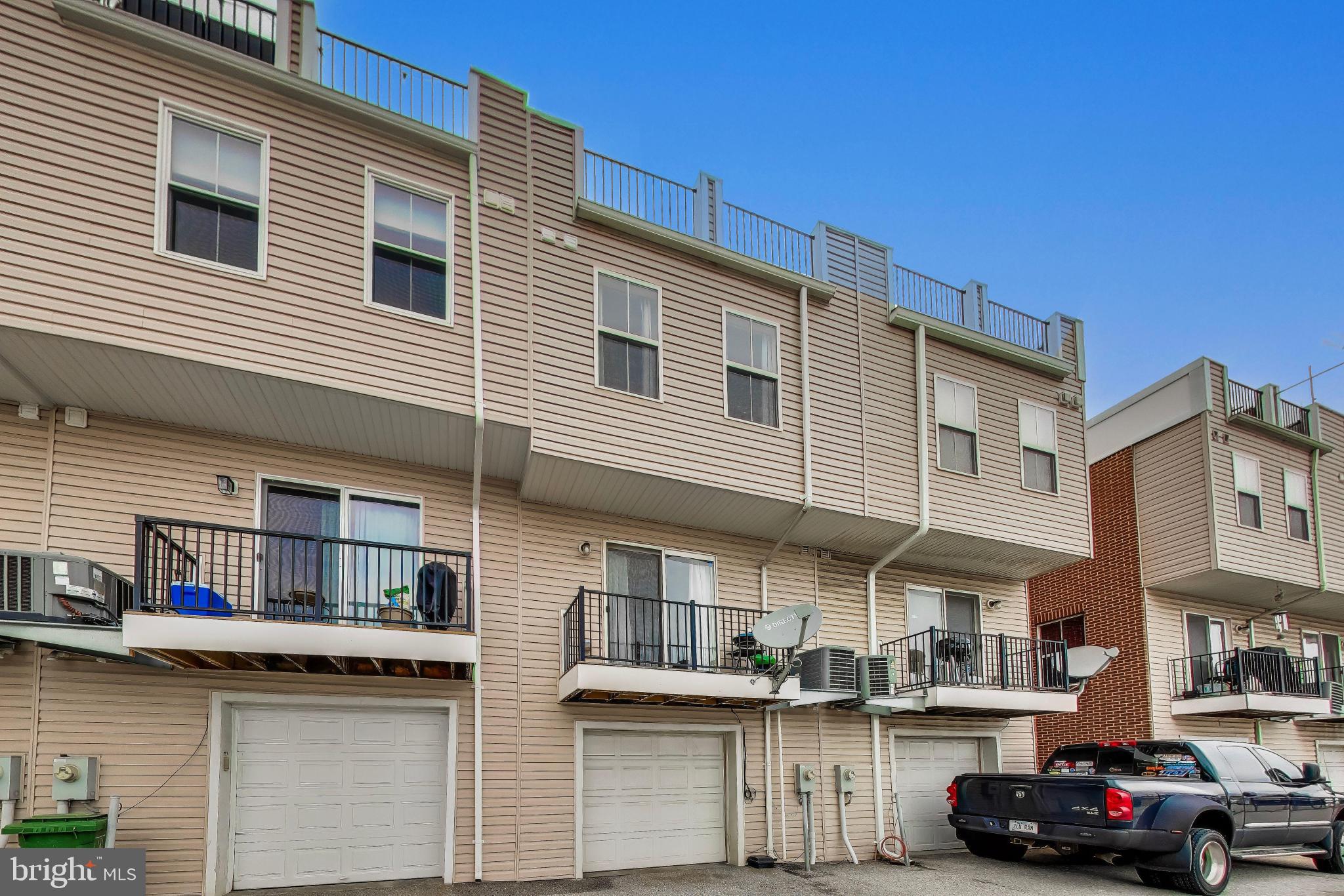 ATHENA SQUARE - Residential