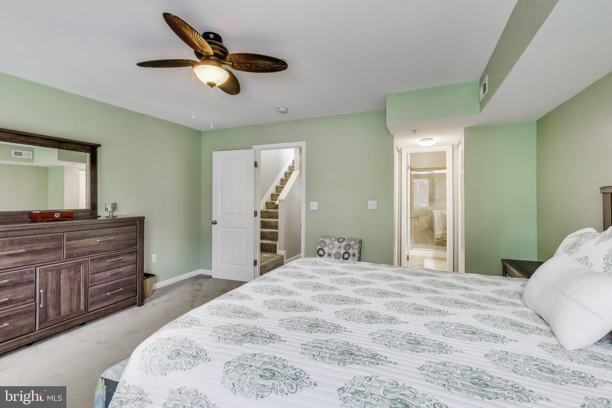 ATHENA SQUARE - Residential