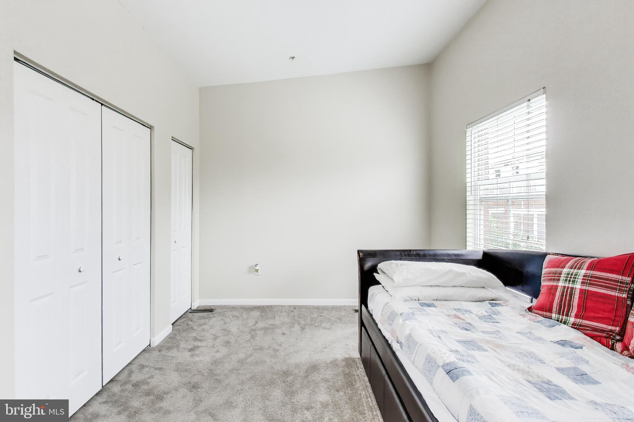 ATHENA SQUARE - Residential
