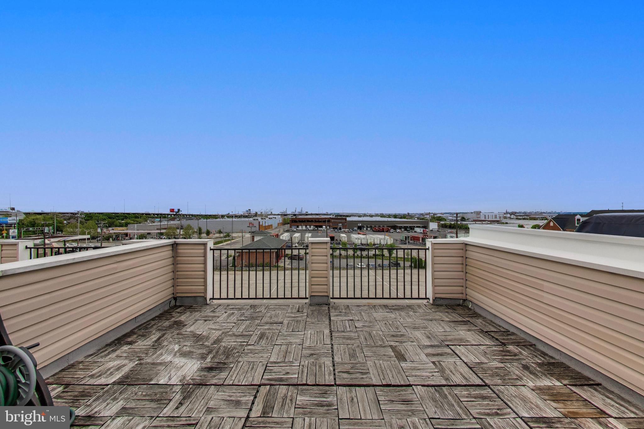 ATHENA SQUARE - Residential
