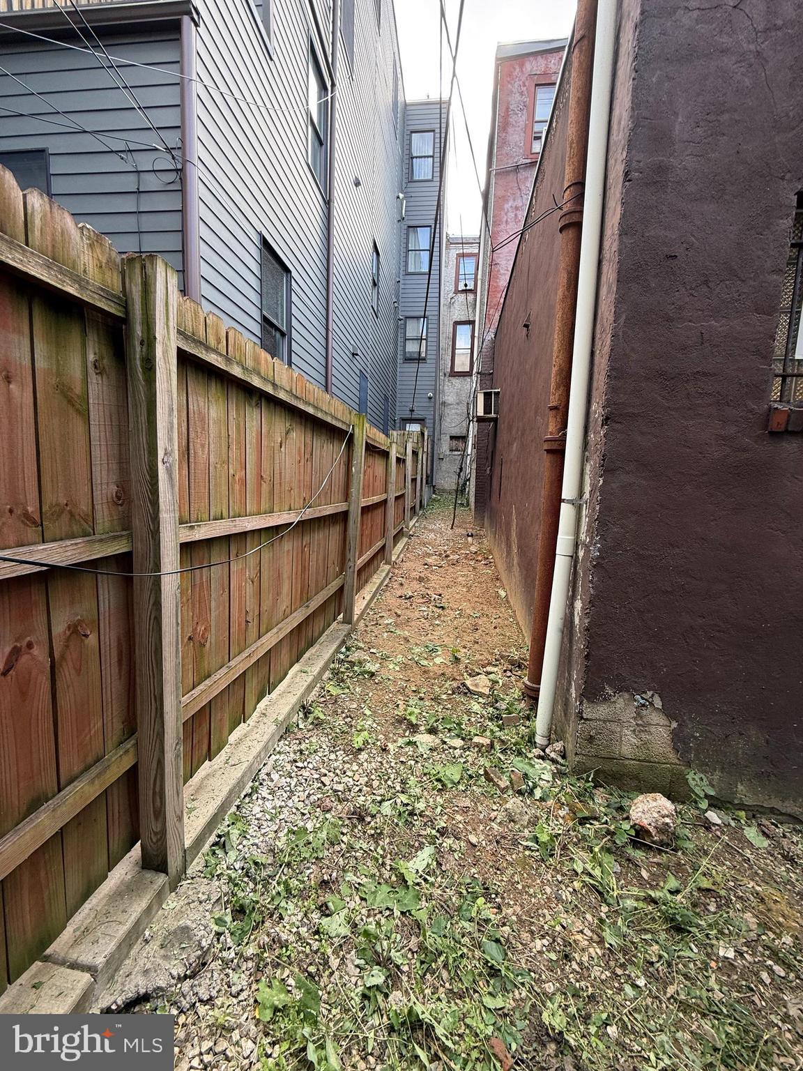 FAIRMOUNT - Commercial Sale