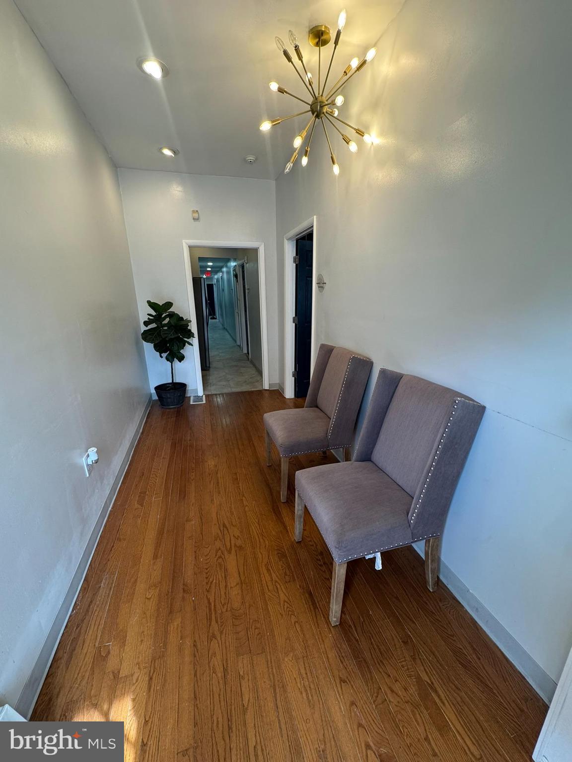 FAIRMOUNT - Commercial Sale