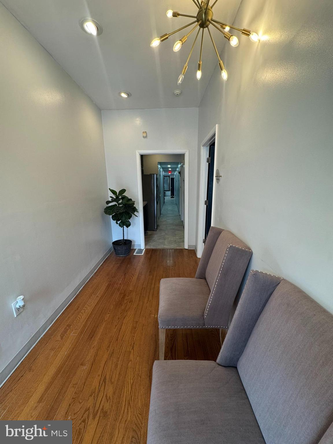 FAIRMOUNT - Commercial Sale