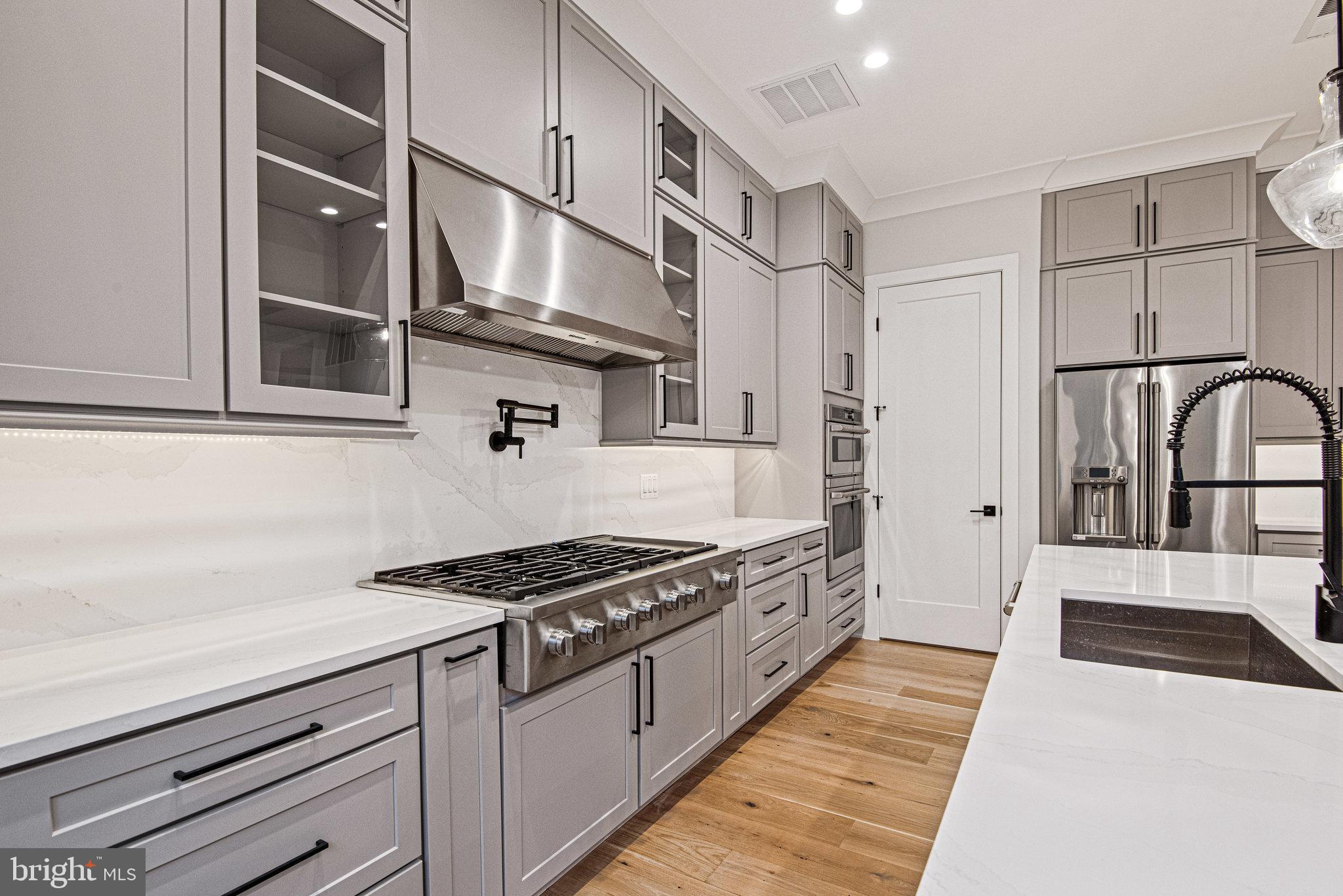 ALEXANDRAS GROVE AT BELMONT - Residential