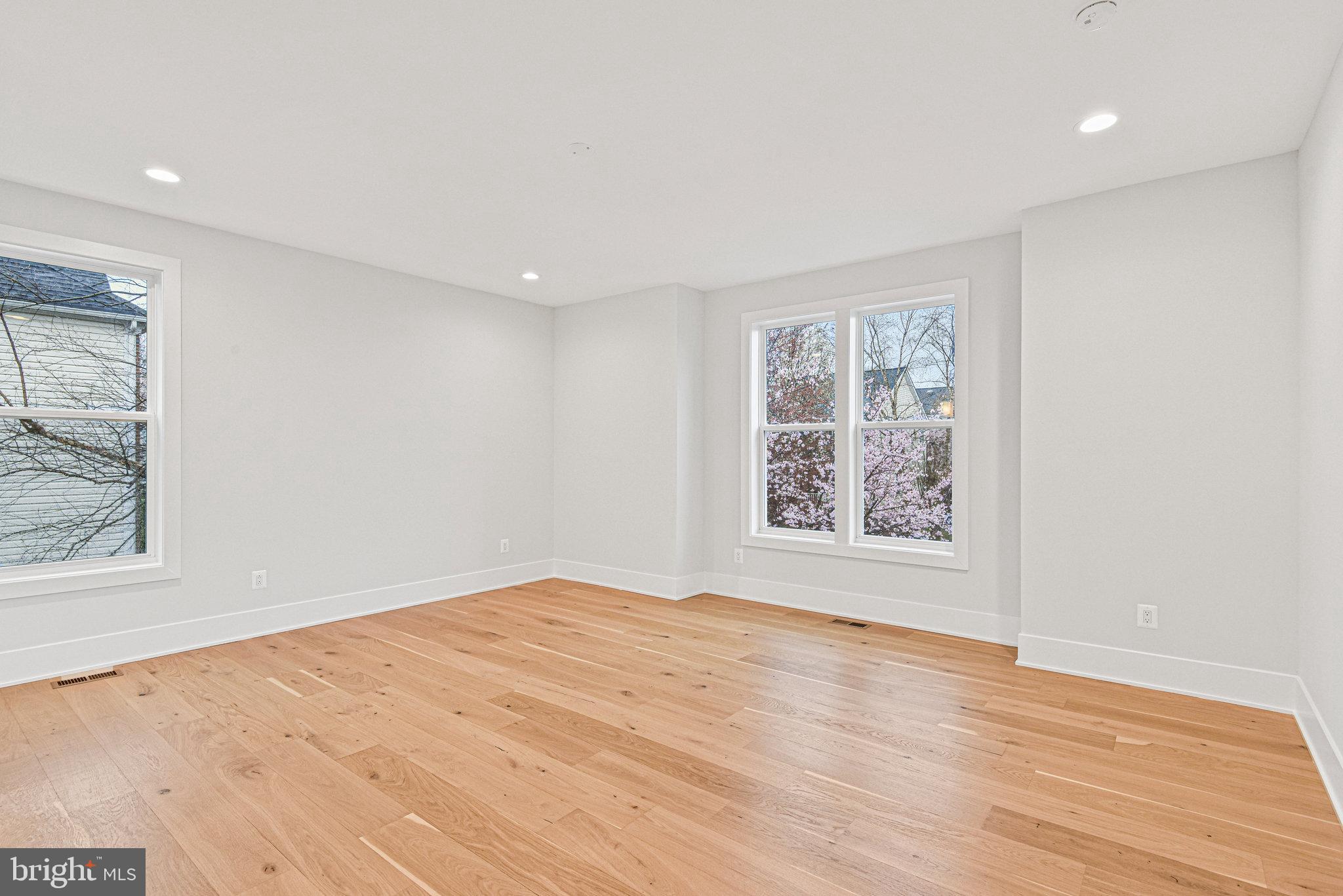 ALEXANDRAS GROVE AT BELMONT - Residential