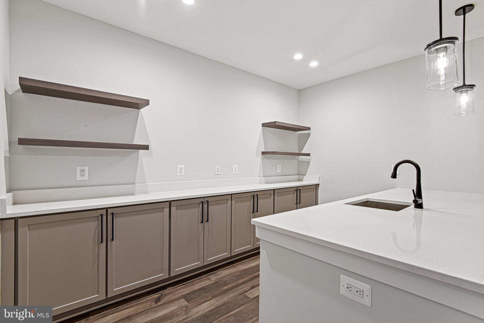 ALEXANDRAS GROVE AT BELMONT - Residential