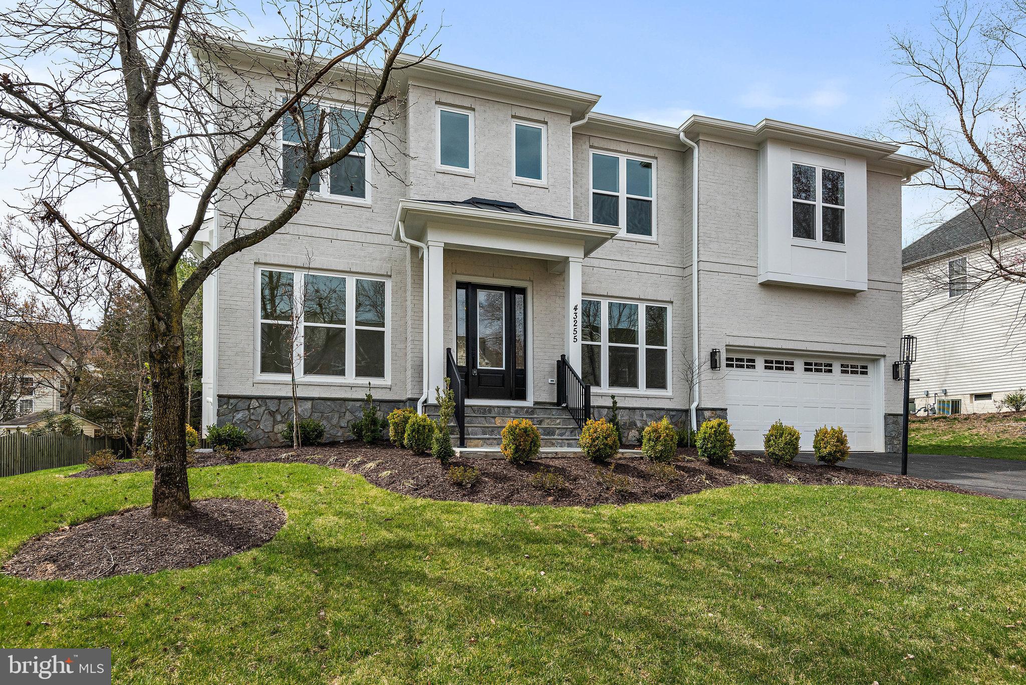 ALEXANDRAS GROVE AT BELMONT - Residential