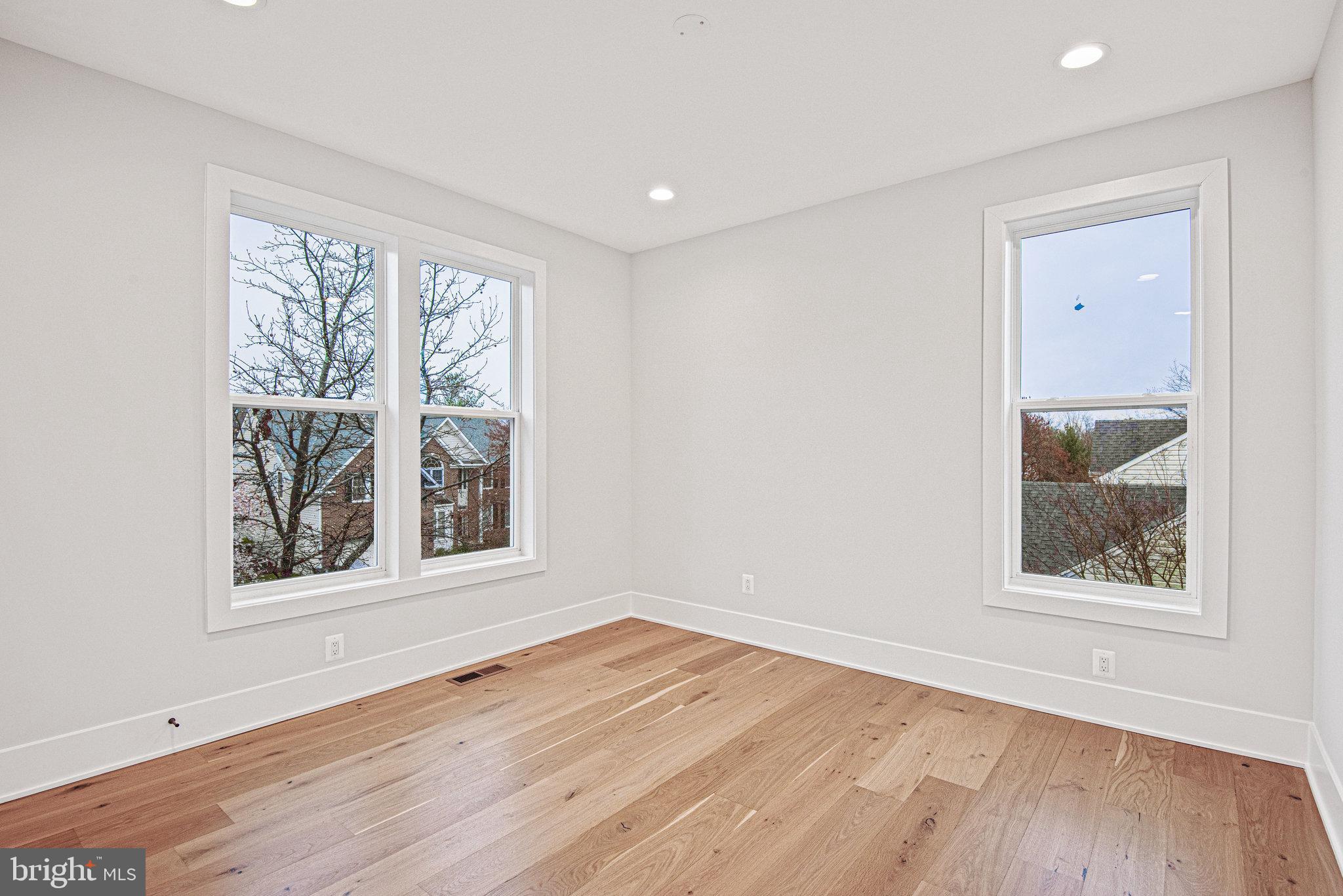 ALEXANDRAS GROVE AT BELMONT - Residential