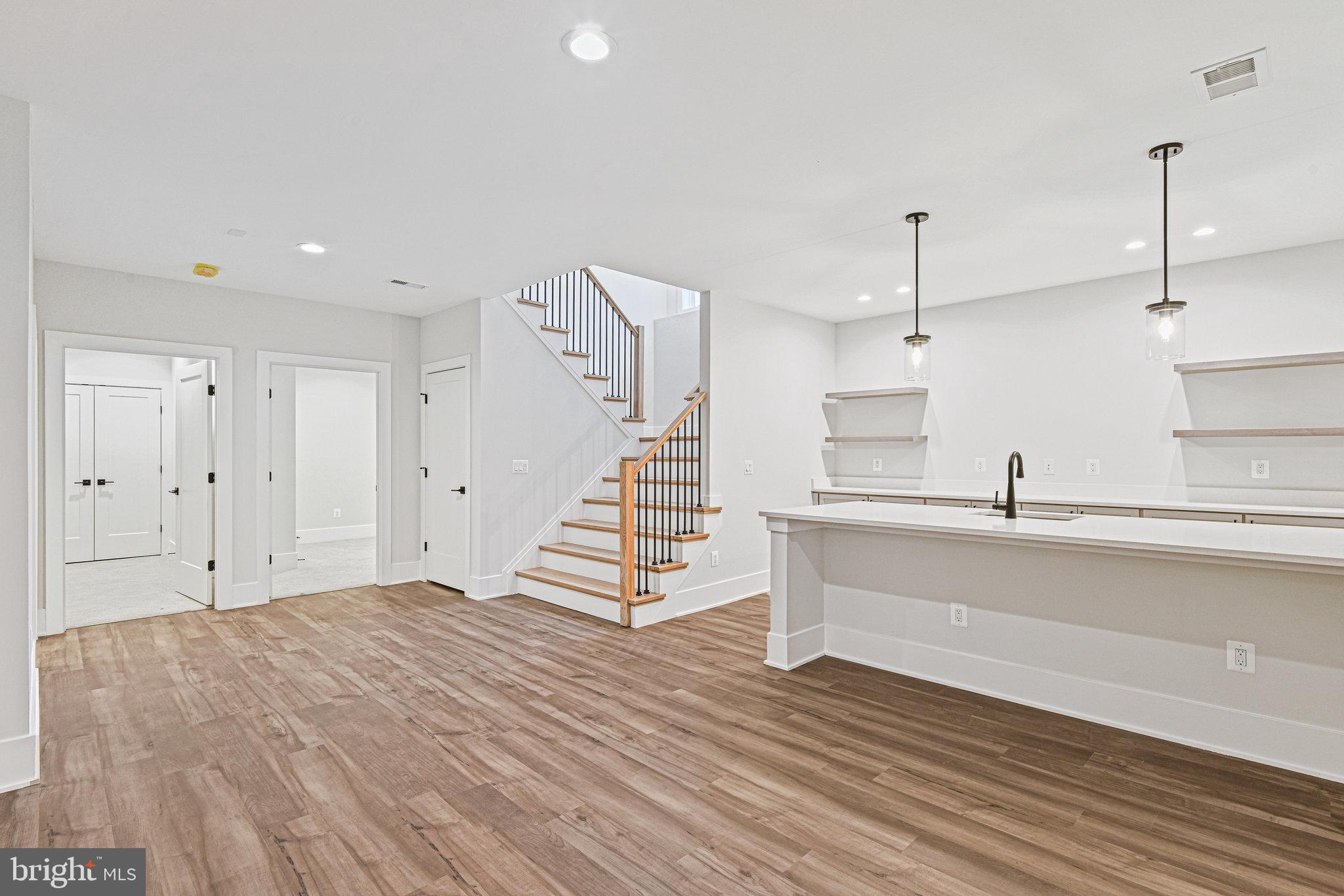 ALEXANDRAS GROVE AT BELMONT - Residential