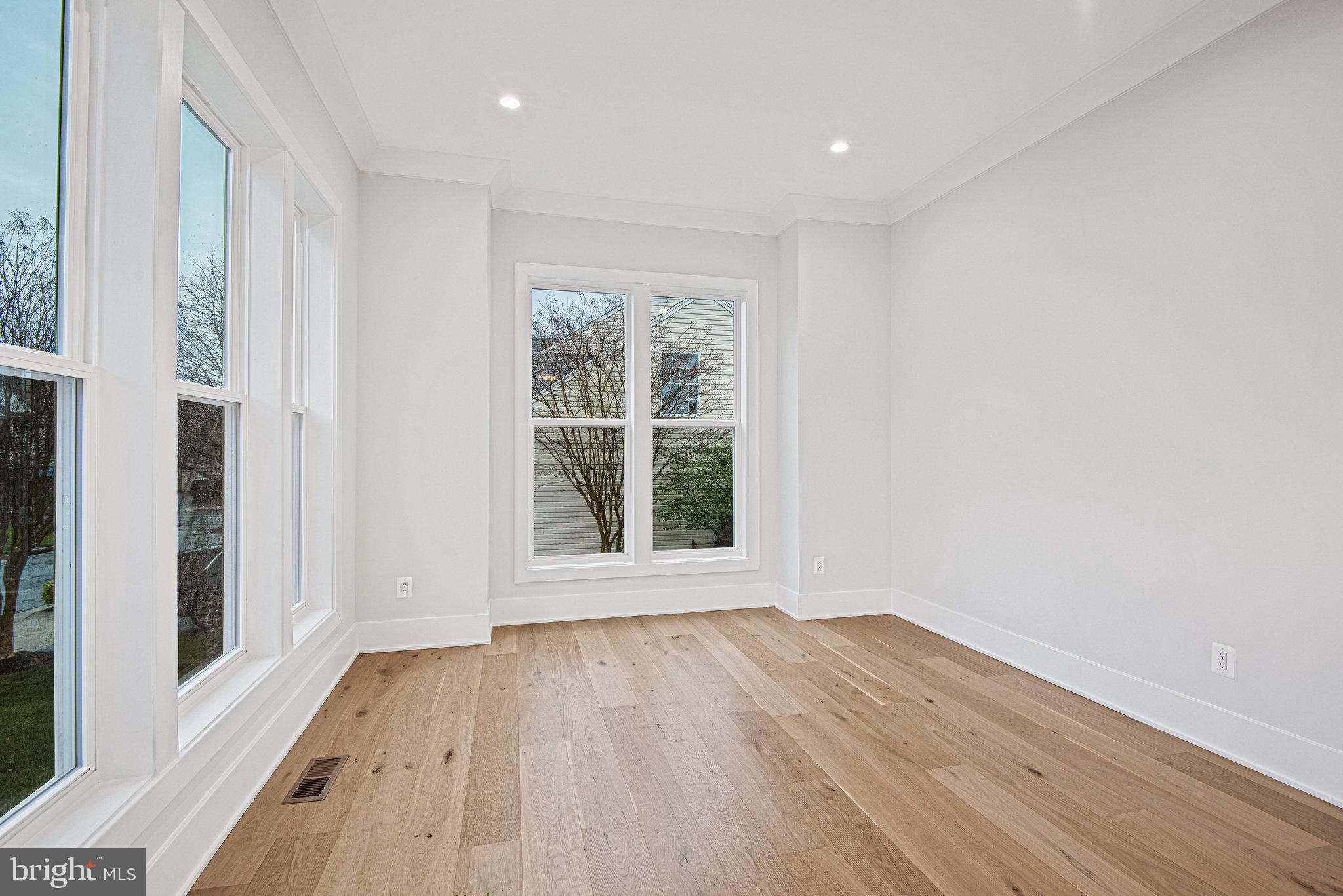 ALEXANDRAS GROVE AT BELMONT - Residential