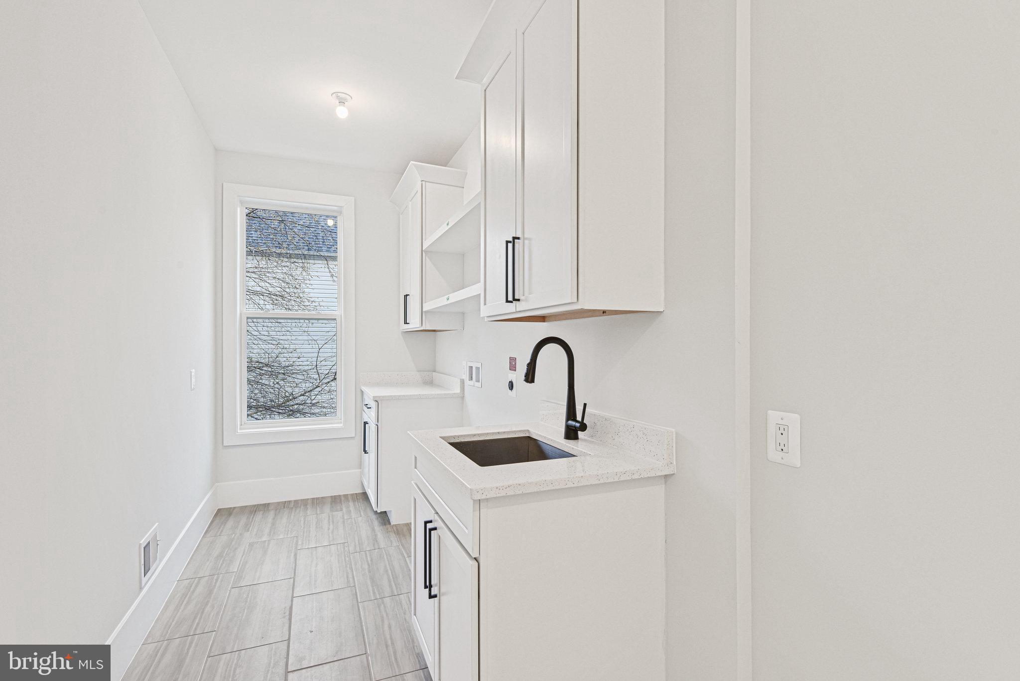 ALEXANDRAS GROVE AT BELMONT - Residential