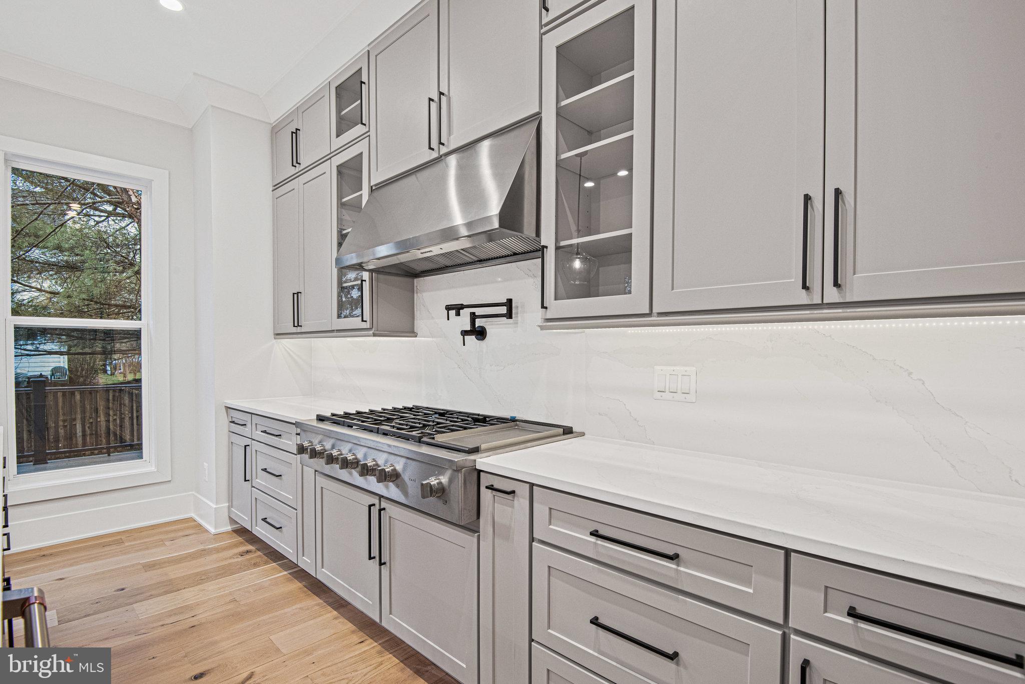 ALEXANDRAS GROVE AT BELMONT - Residential