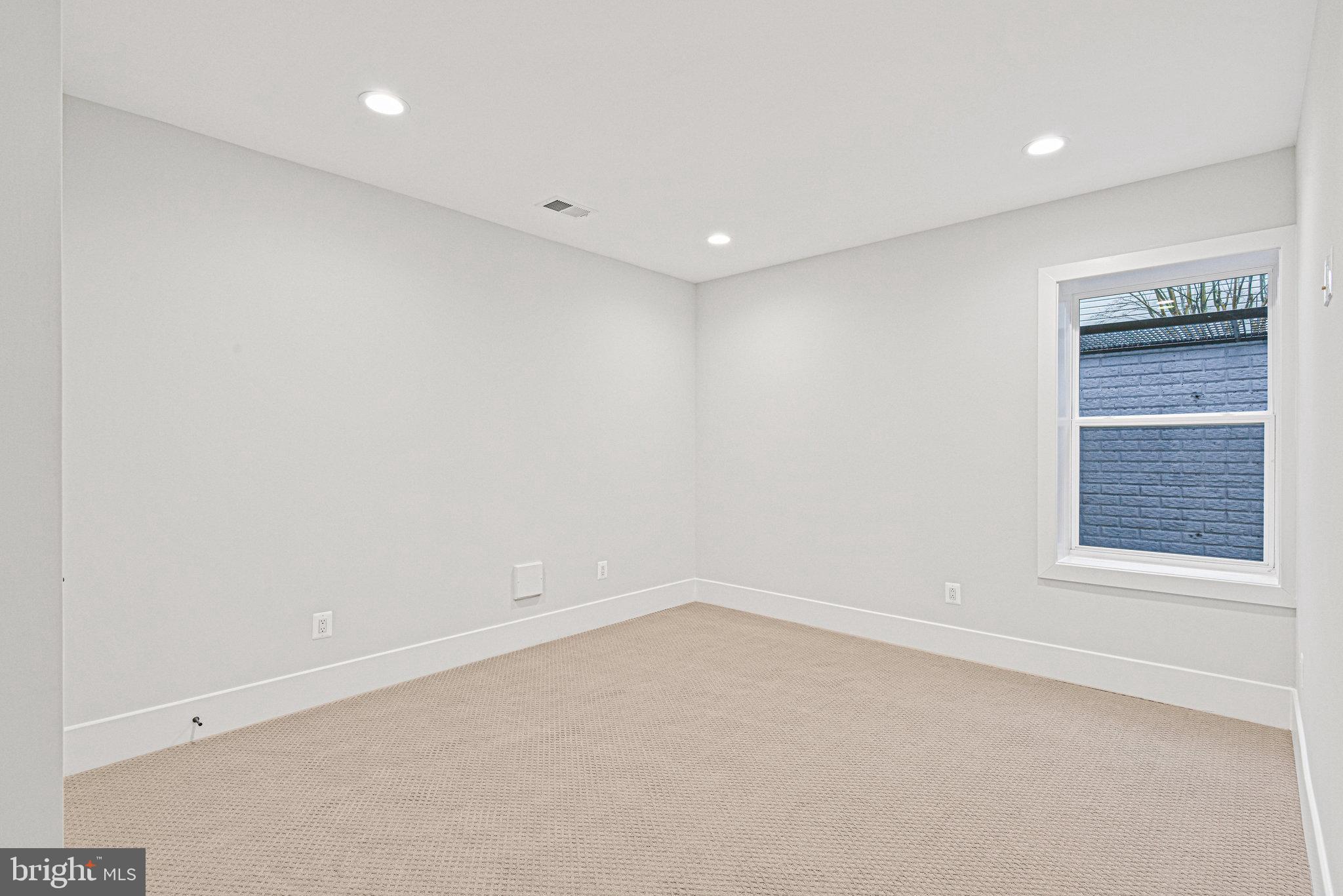 ALEXANDRAS GROVE AT BELMONT - Residential