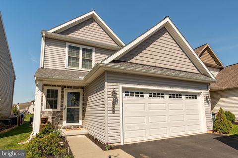 Photo of 1403 FIELDSTONE DR, MOUNT JOY, PA 17552 (MLS # PALA2032850)