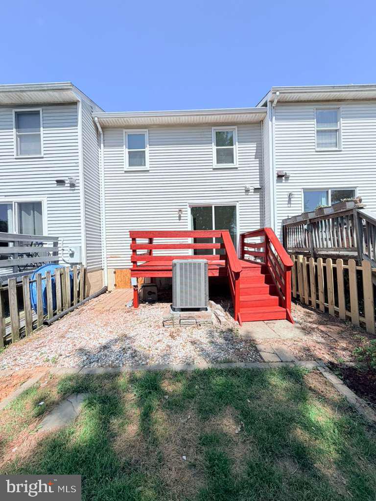 LAKEVIEW VILLAGE - Residential