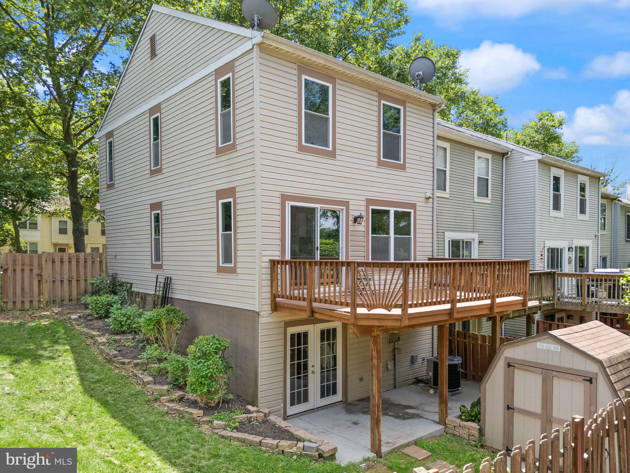 HILLSIDE TOWNES - Residential