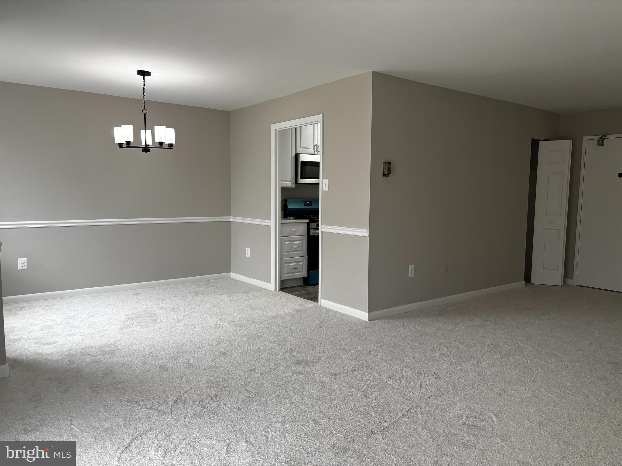 COLUMBIA CONDO - Residential