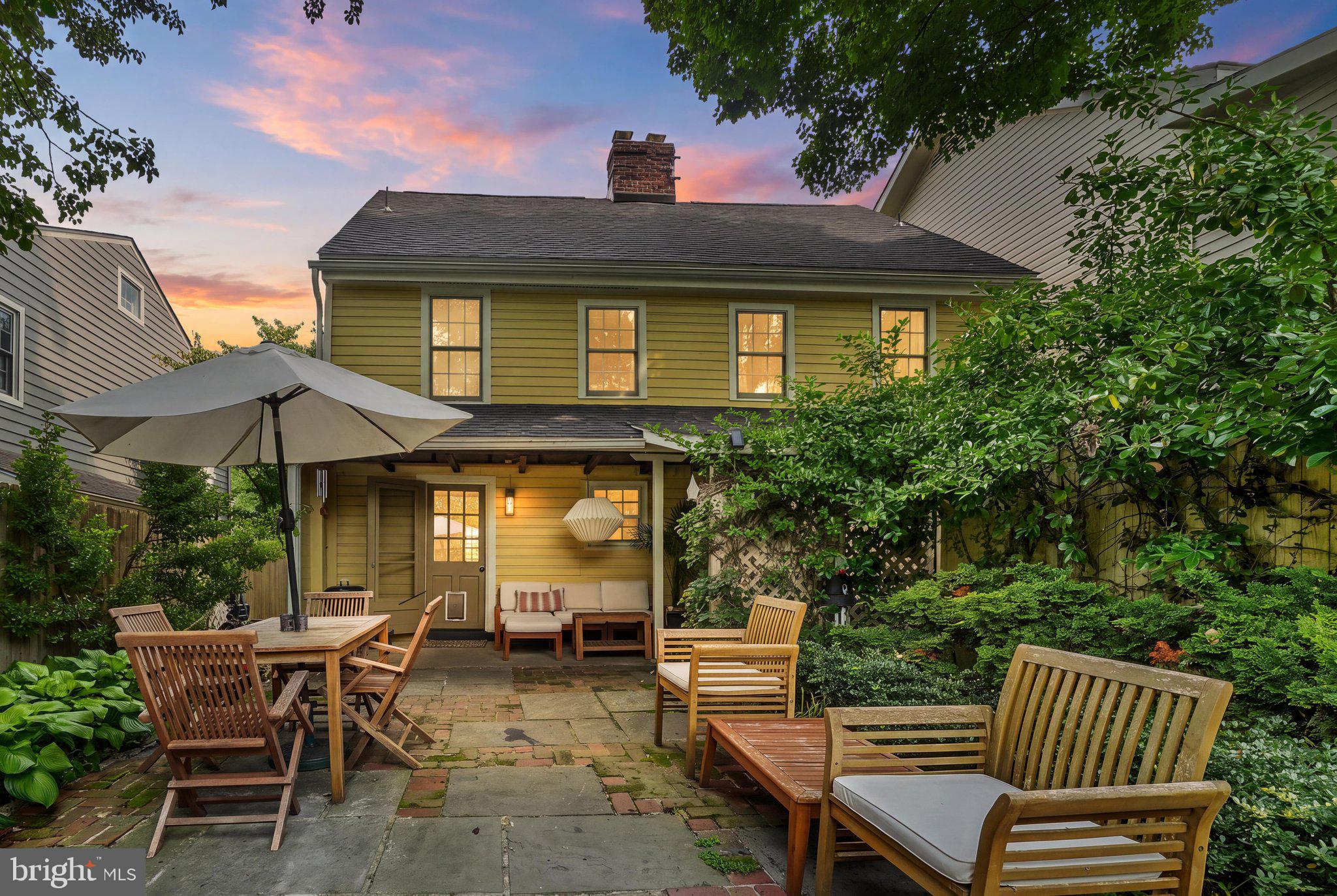 9 BUFFINGTON STREET