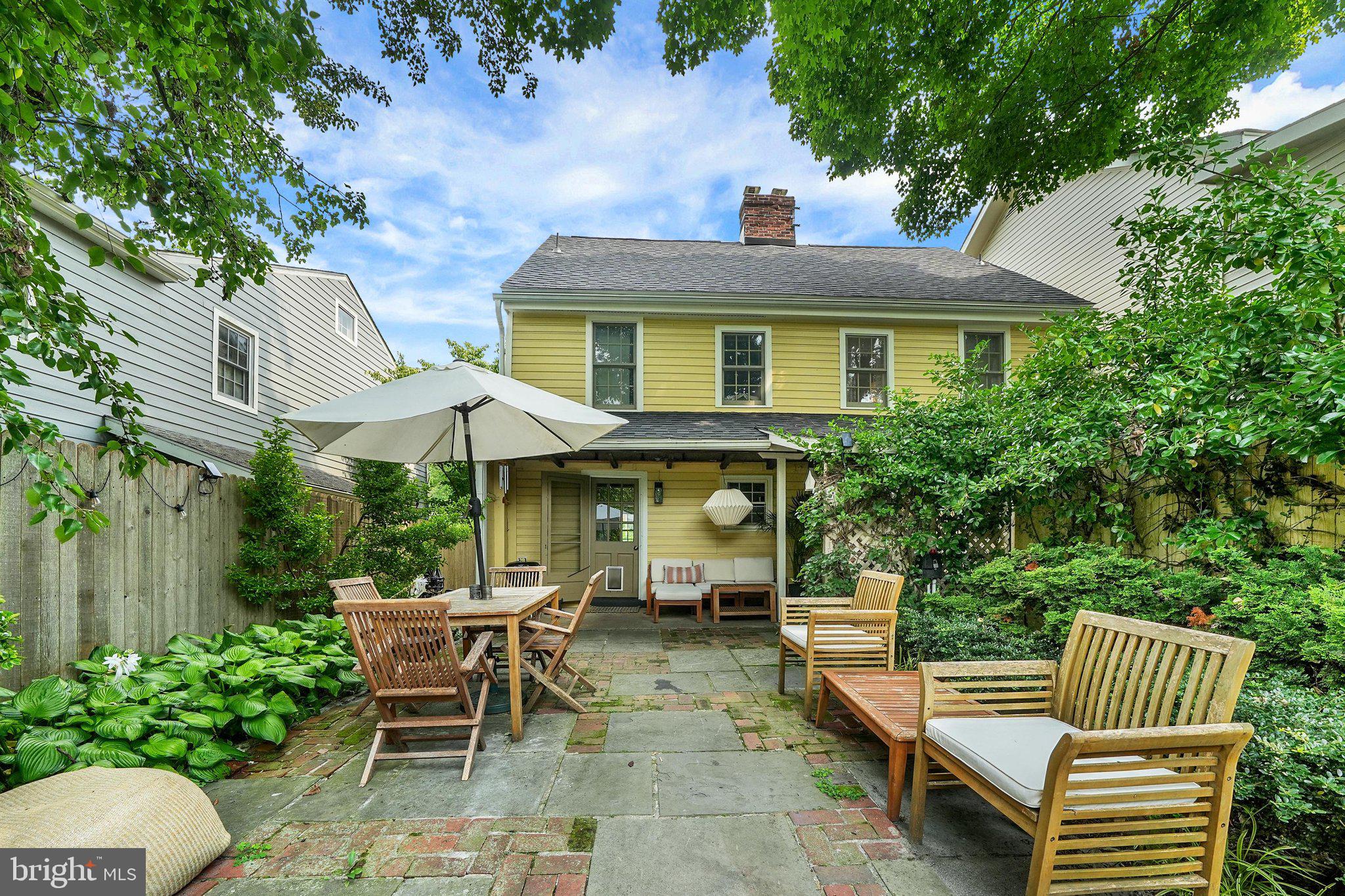 9 BUFFINGTON STREET