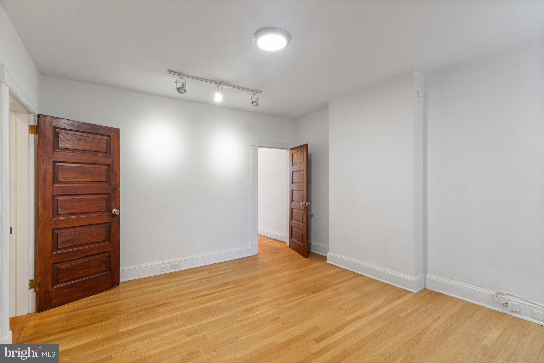 CHARLES VILLAGE - Commercial Sale