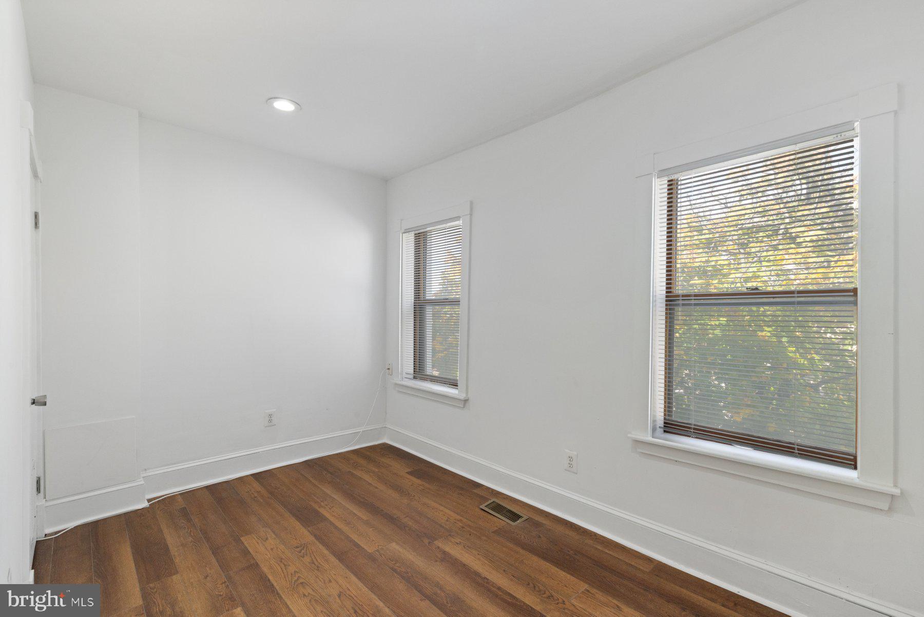 CHARLES VILLAGE - Commercial Sale