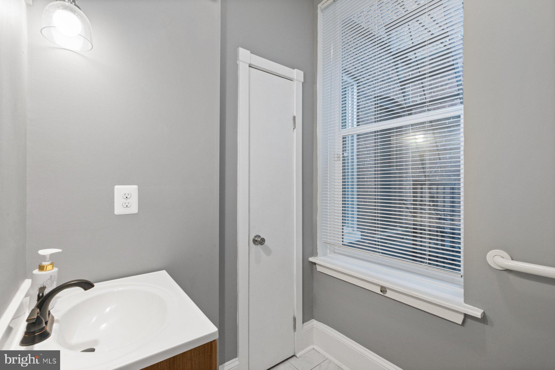 CHARLES VILLAGE - Commercial Sale