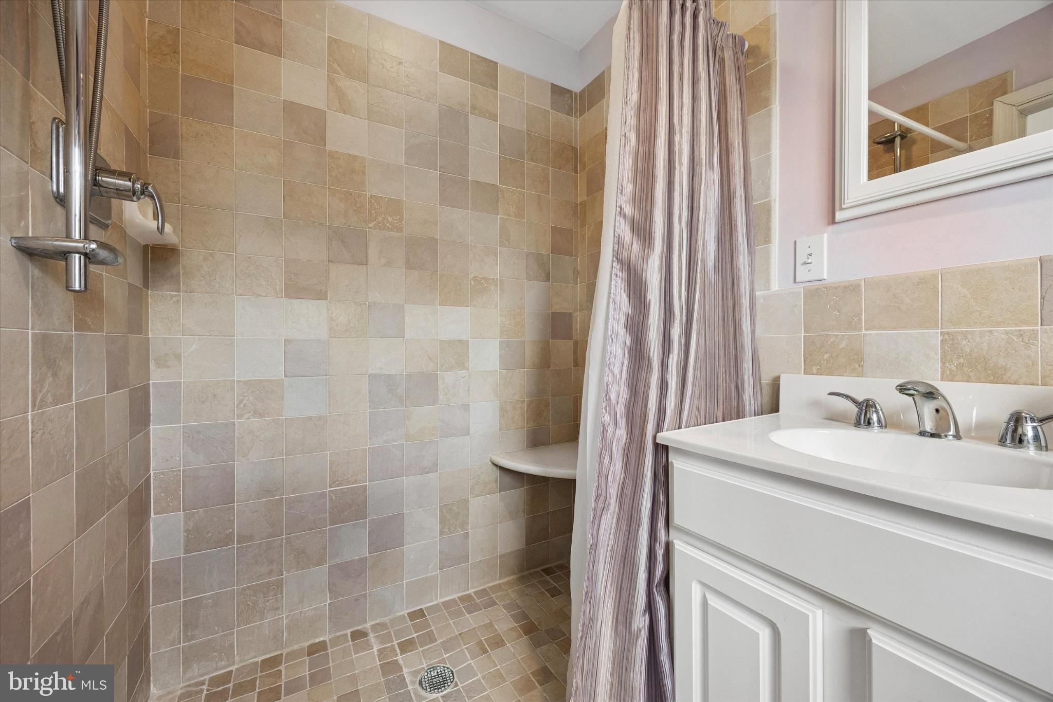 WYNNEWOOD - Residential