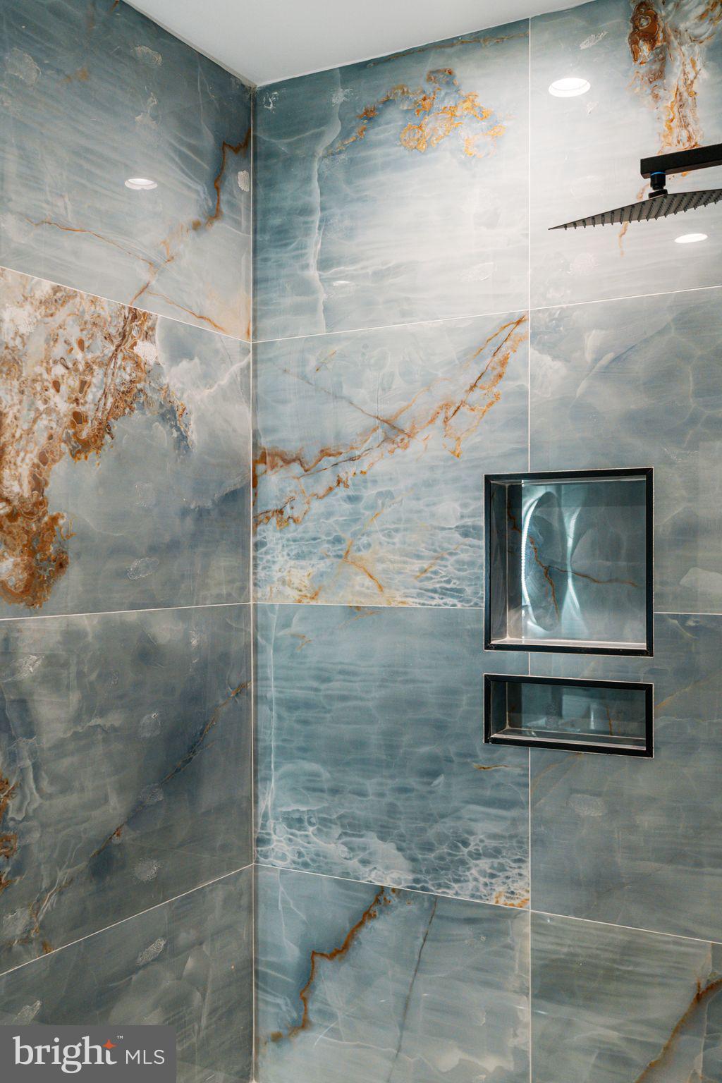 EAST KENSINGTON - Residential