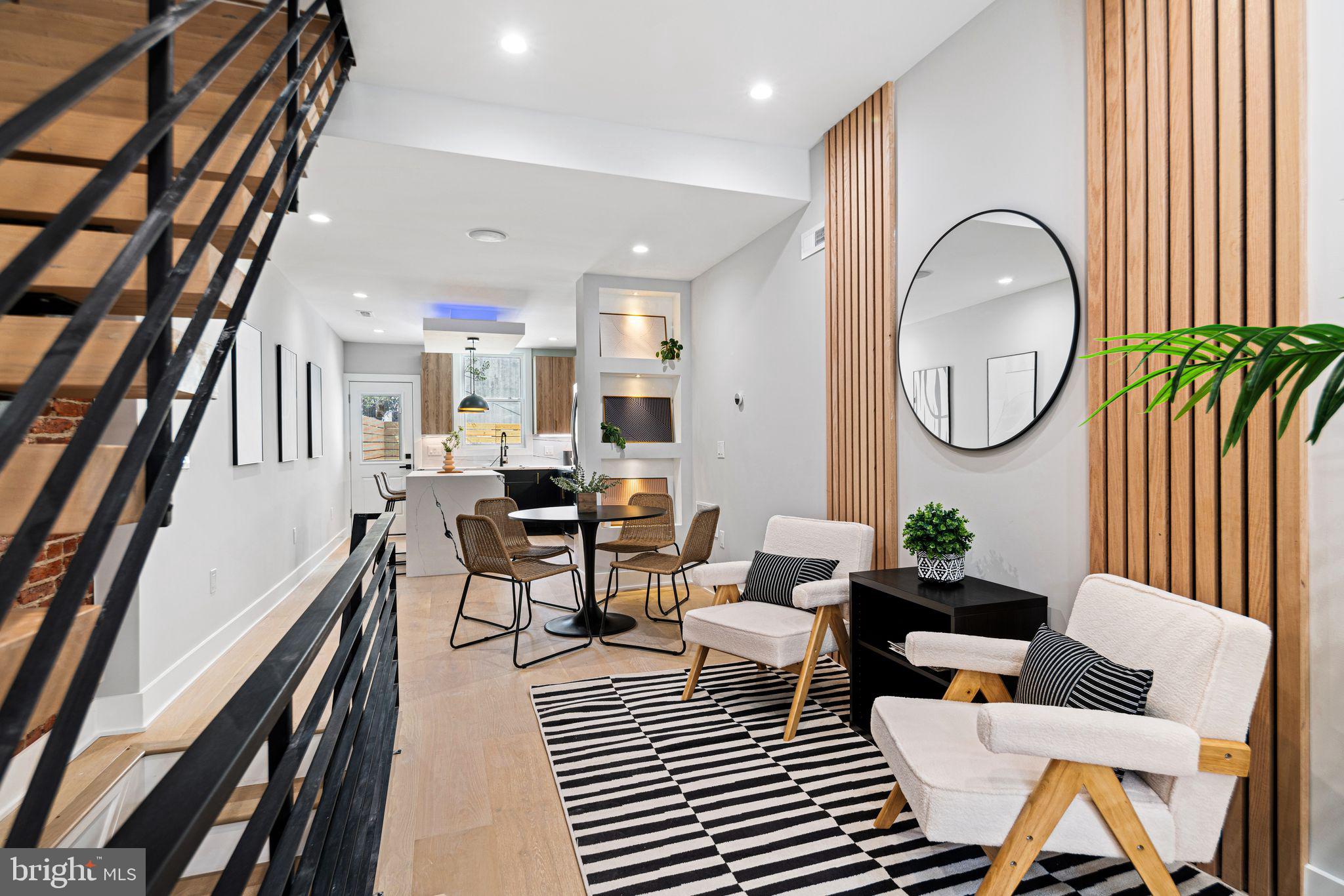 EAST KENSINGTON - Residential