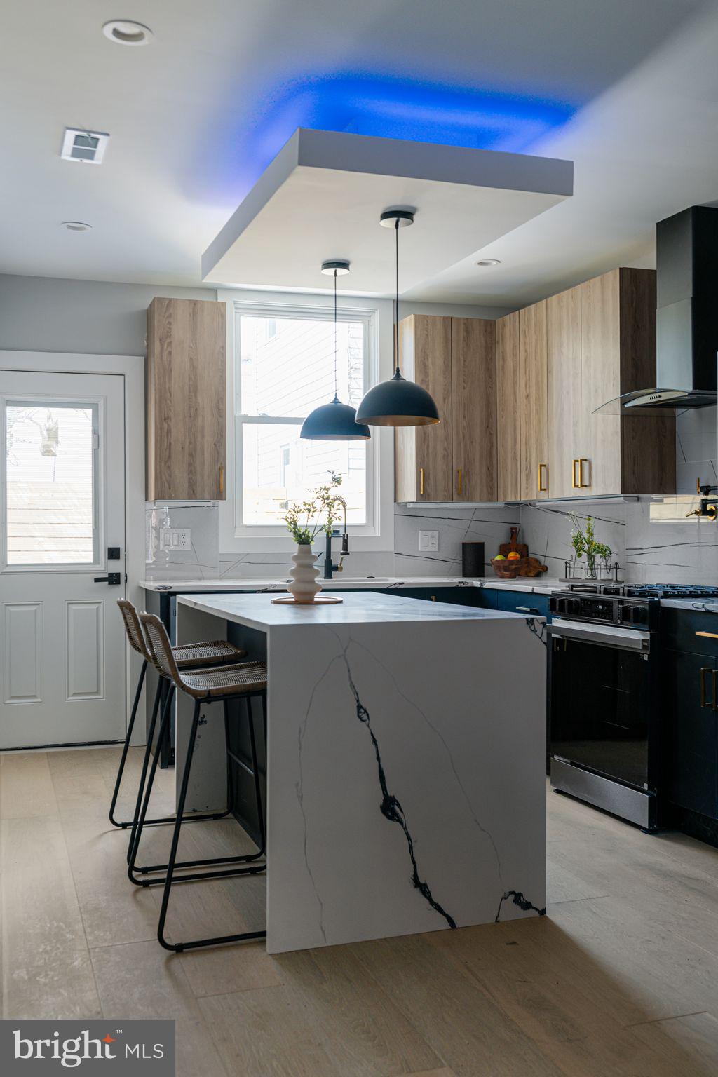 EAST KENSINGTON - Residential