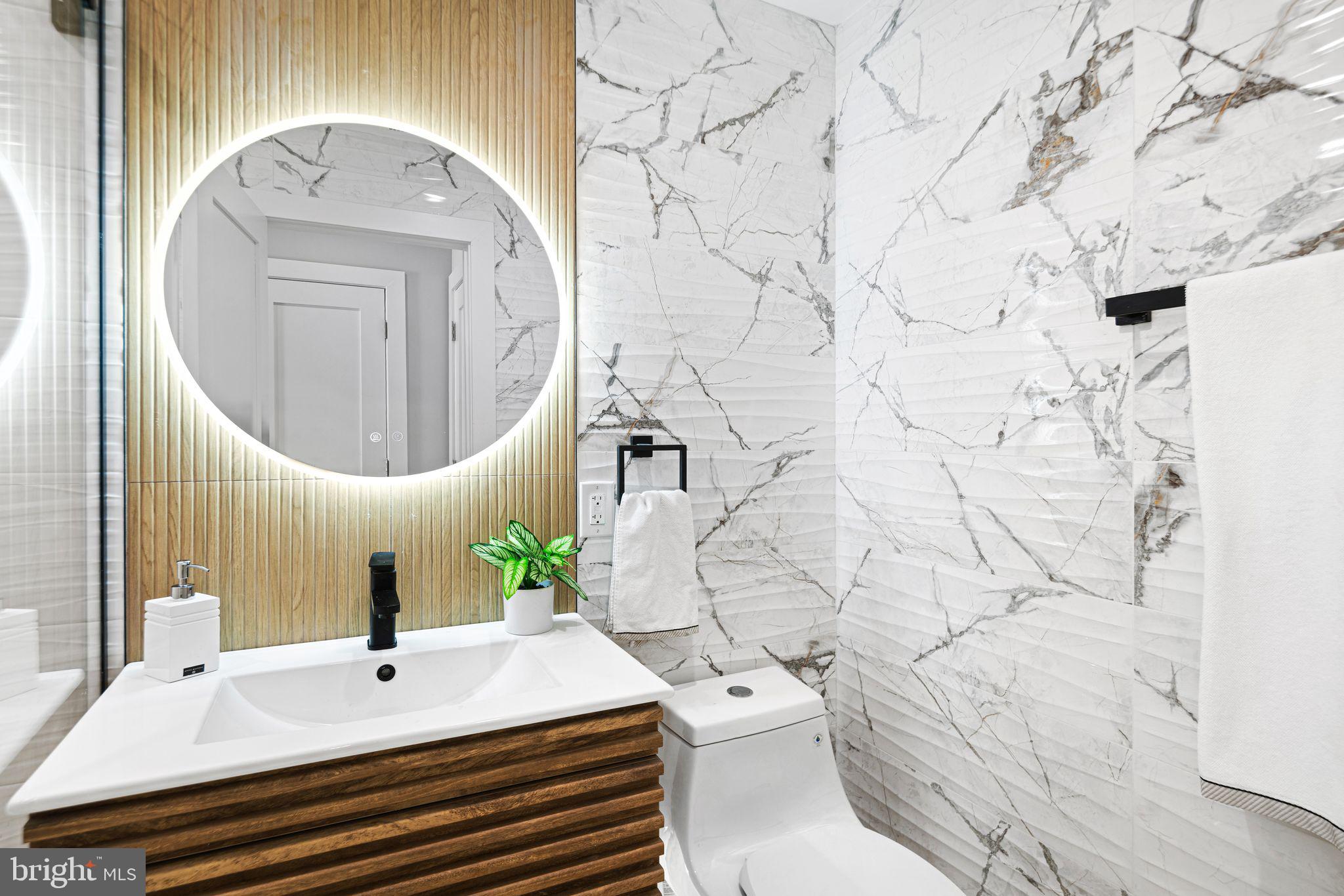 EAST KENSINGTON - Residential