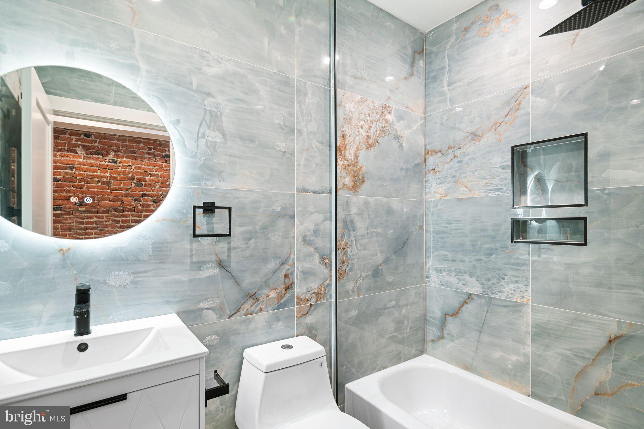 EAST KENSINGTON - Residential