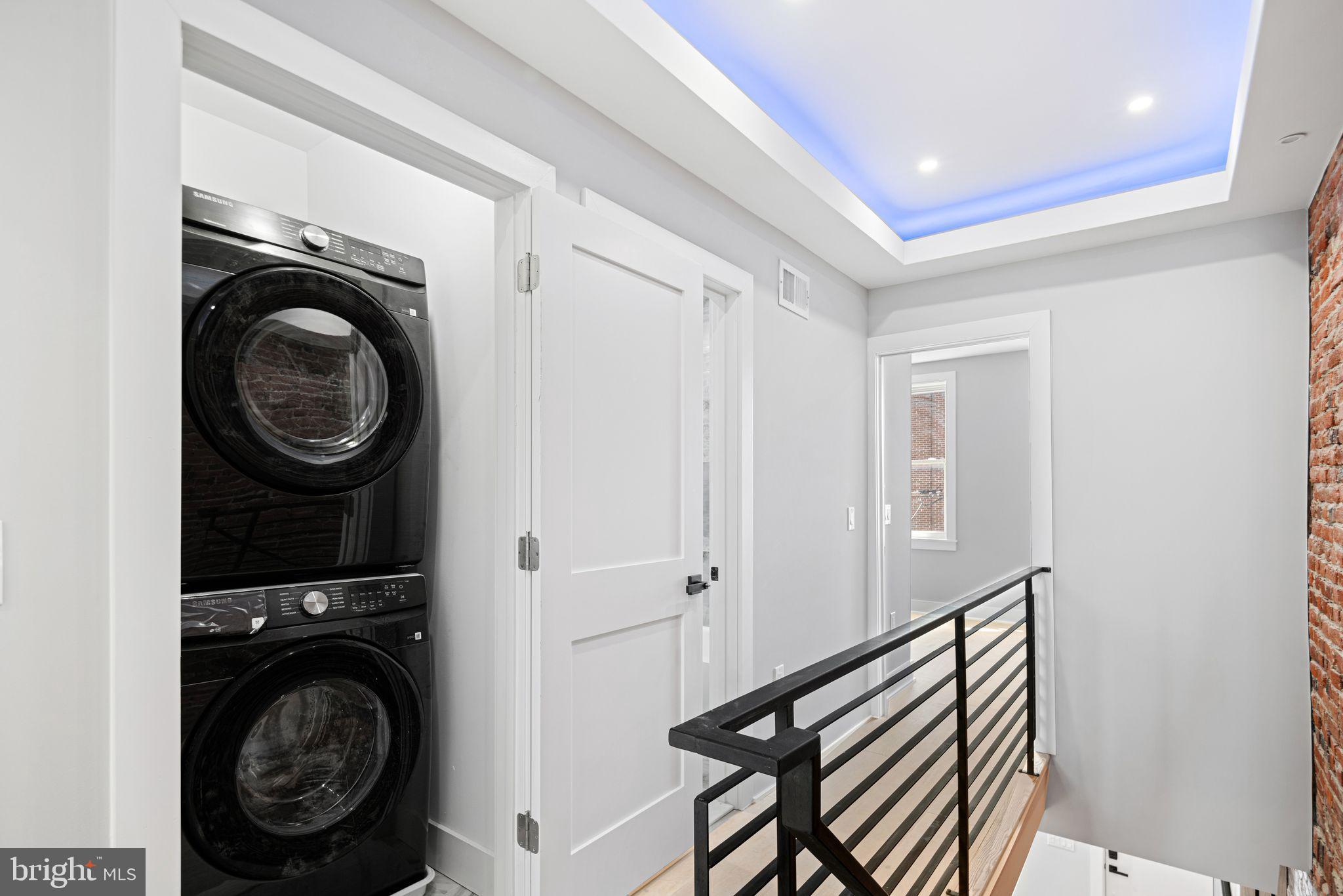 EAST KENSINGTON - Residential