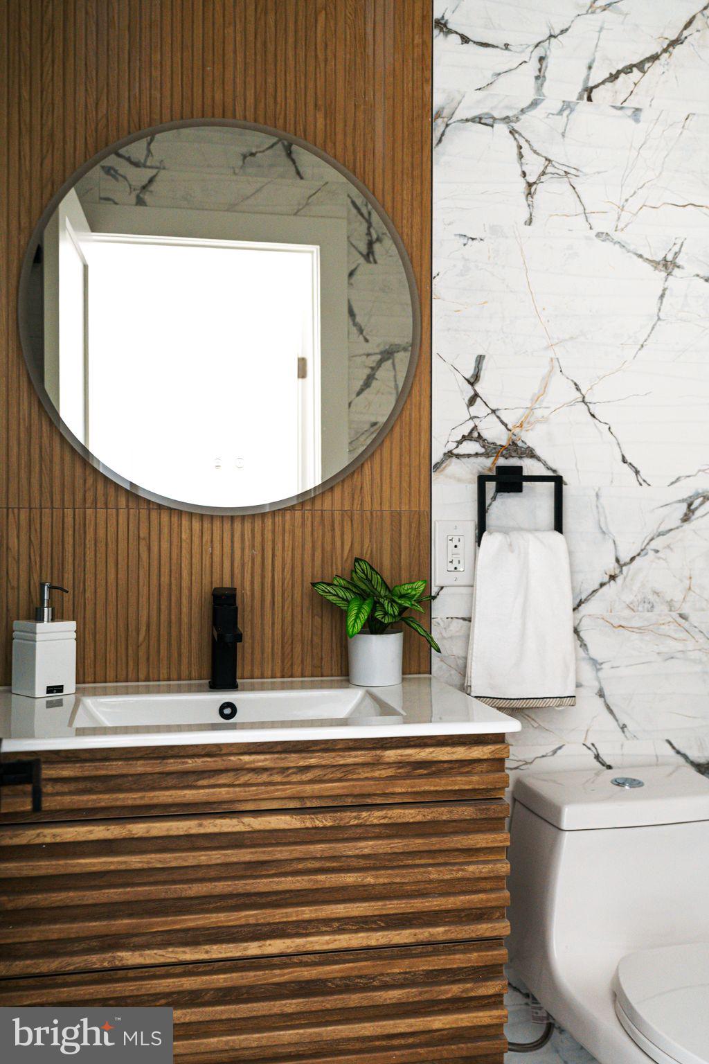 EAST KENSINGTON - Residential