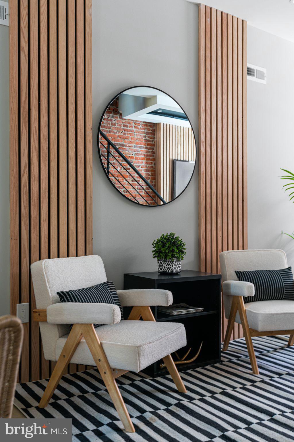 EAST KENSINGTON - Residential