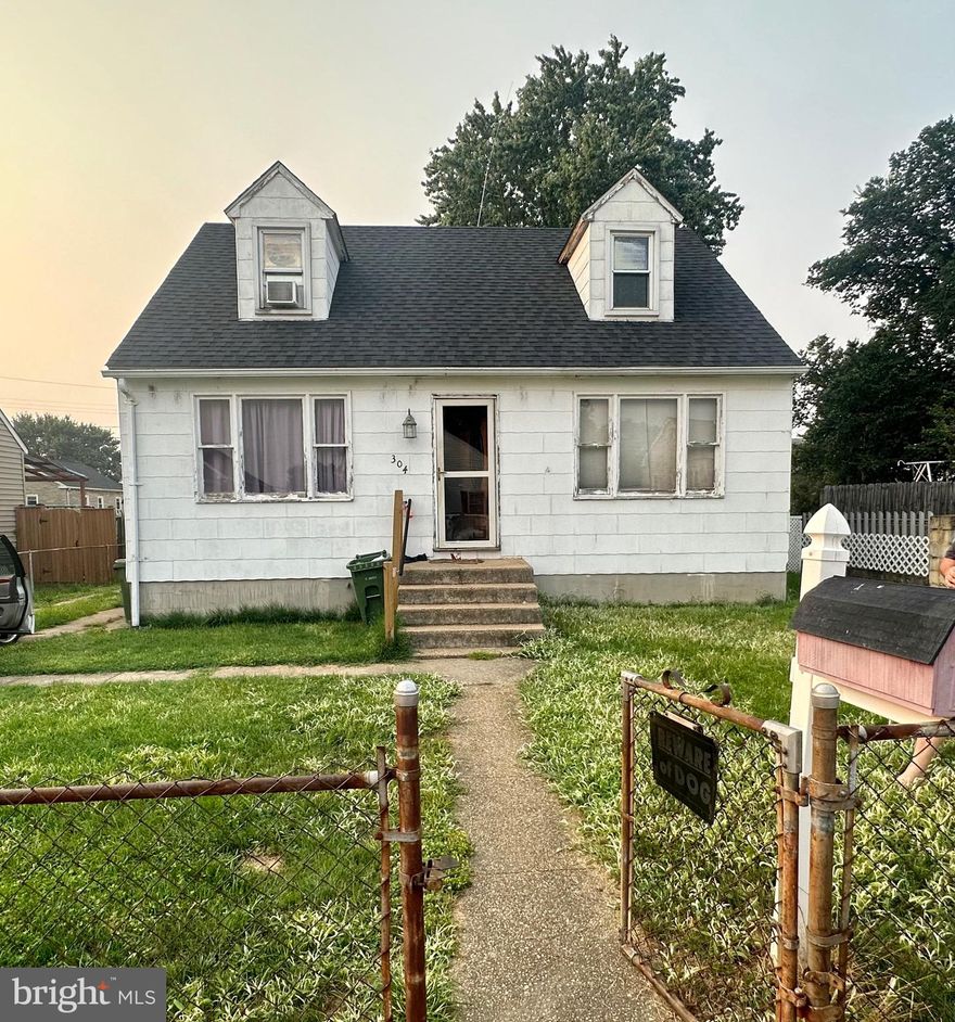 4 Bed 1 Full Bath in Brooklyn Park (AA County Side) This is a home in need of a full rehab with tons of potential to keep original floorplan or update and make it your own. Excellent flip or Buy and Hold for primary occupant AND for investors!