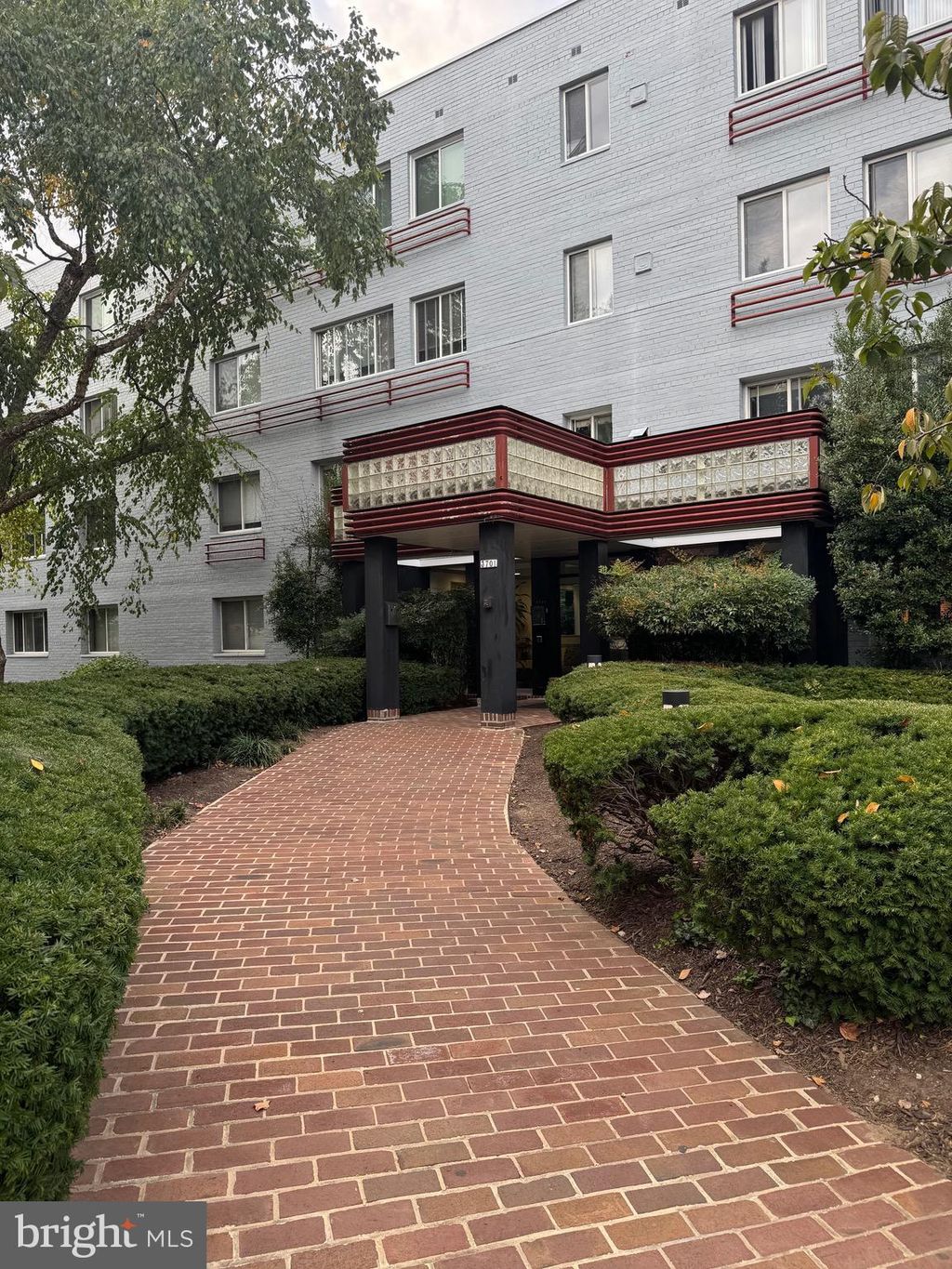 Photo of 3701 5th Street S #212, ARLINGTON, VA 22204 (MLS # VAAR2064926)