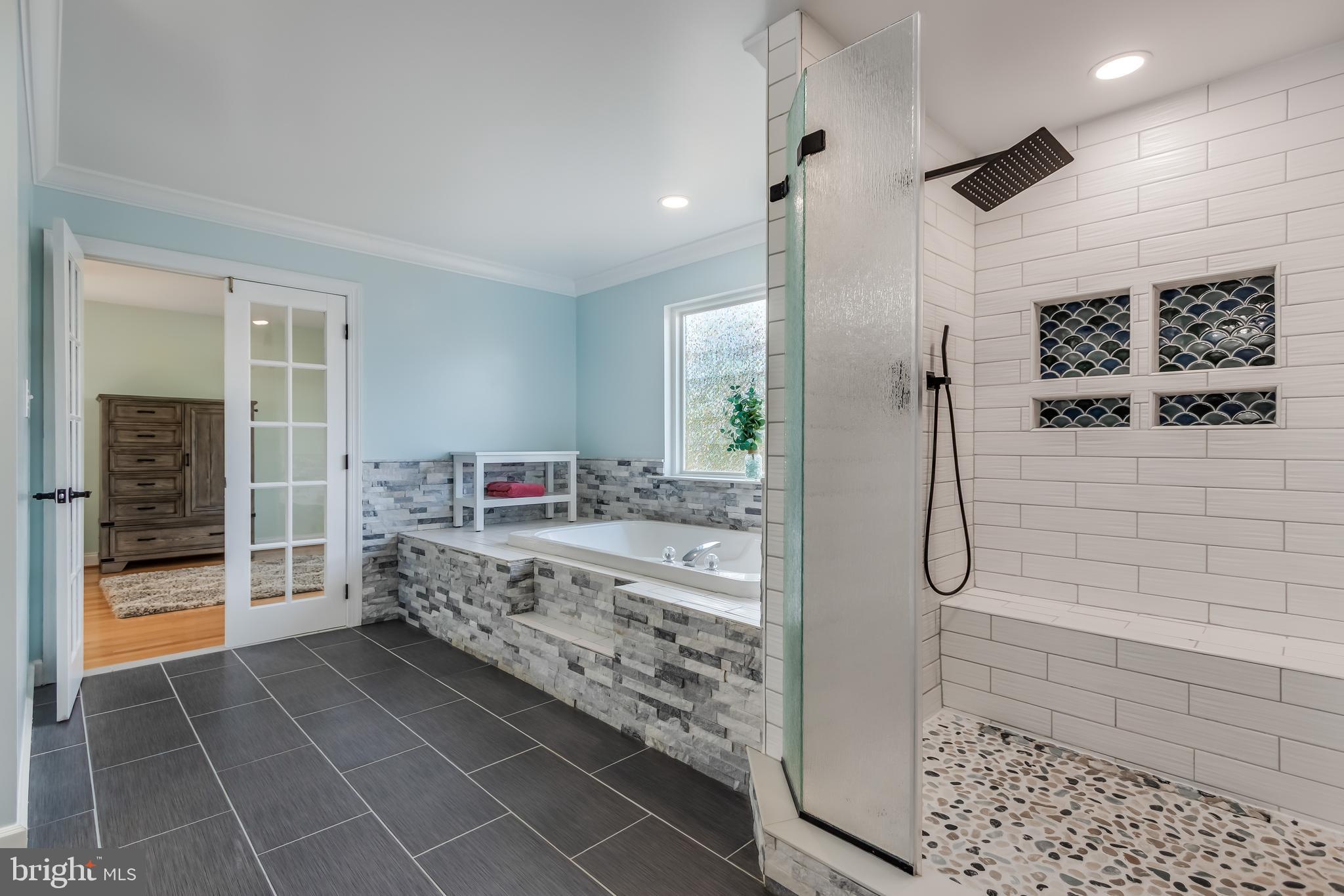 CROSS POINT - Residential