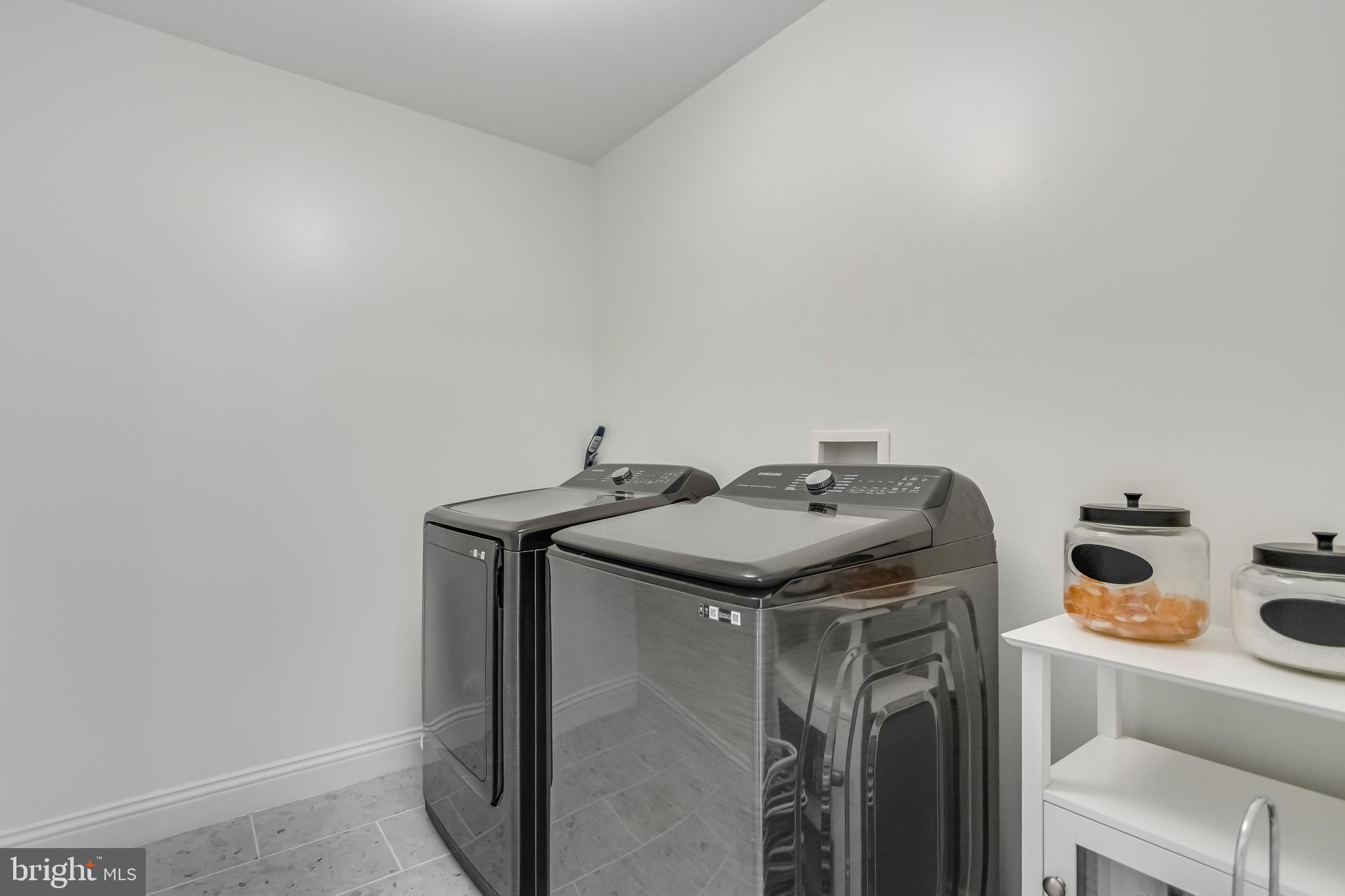 CROSS POINT - Residential