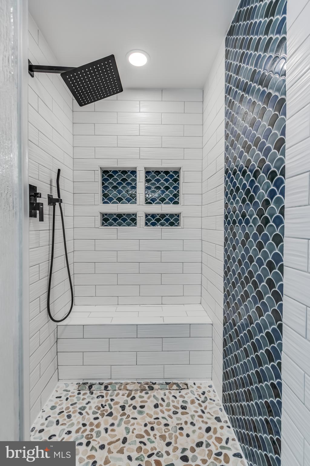 CROSS POINT - Residential