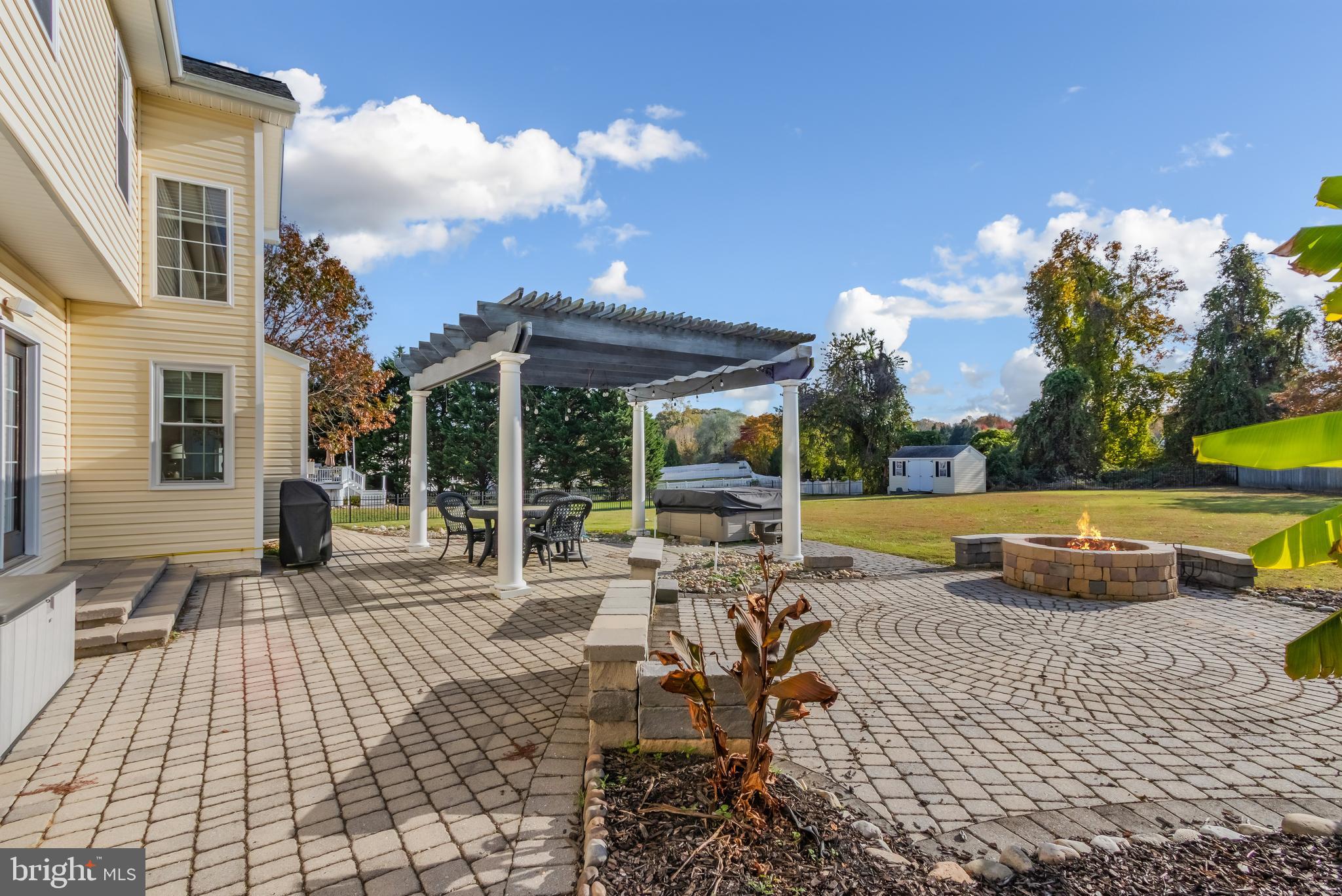 CROSS POINT - Residential