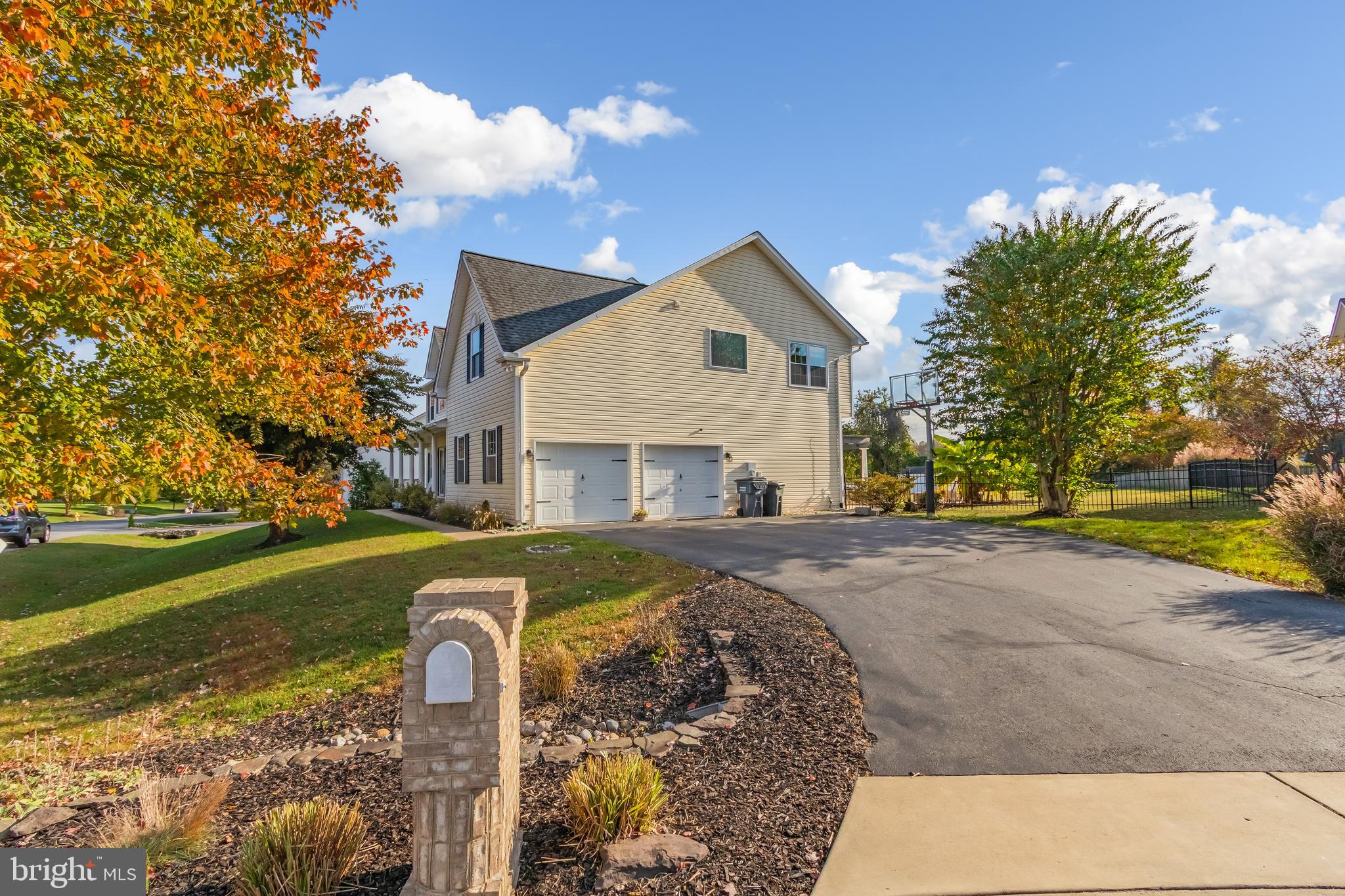 CROSS POINT - Residential