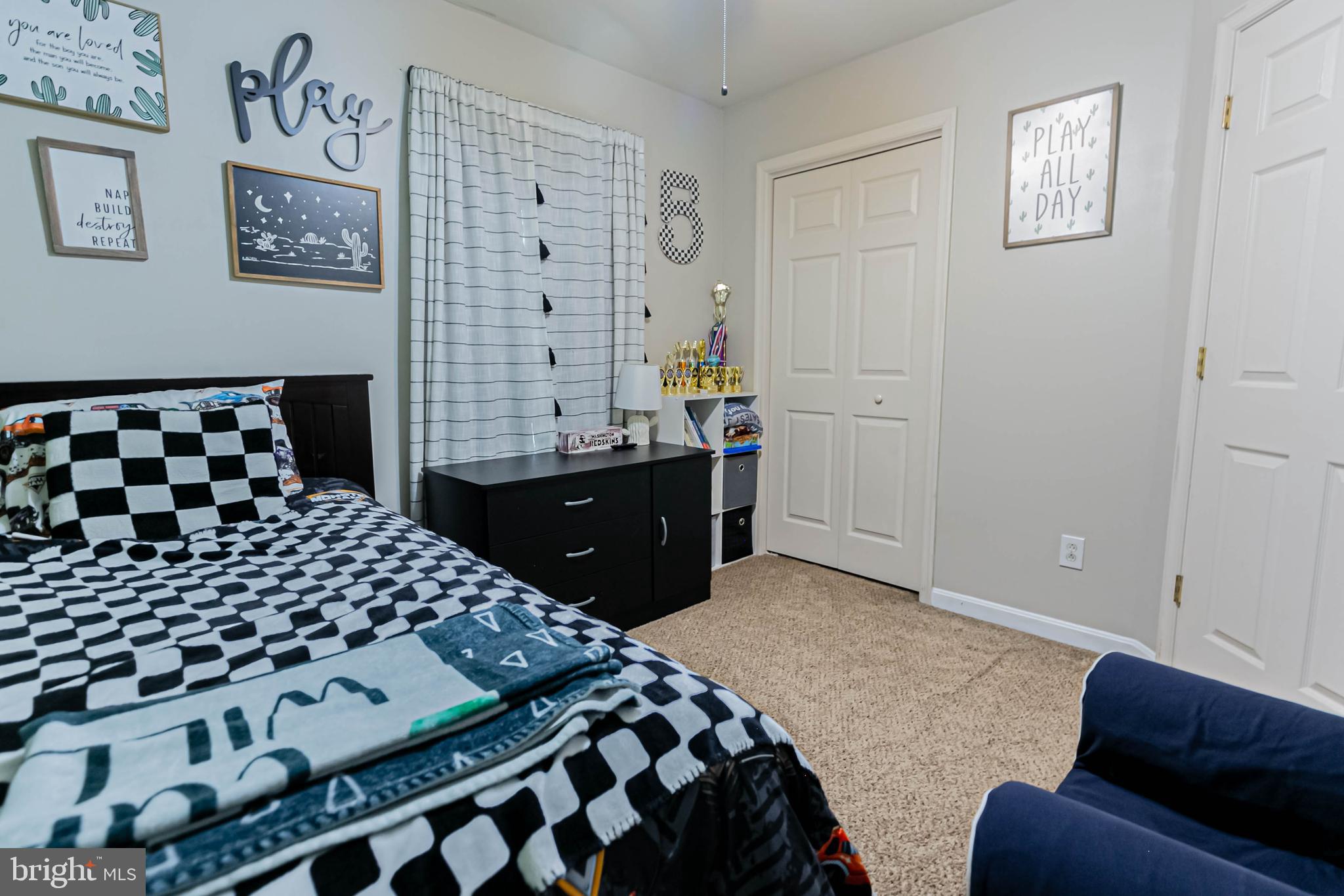 LAKE CAROLINE - Residential