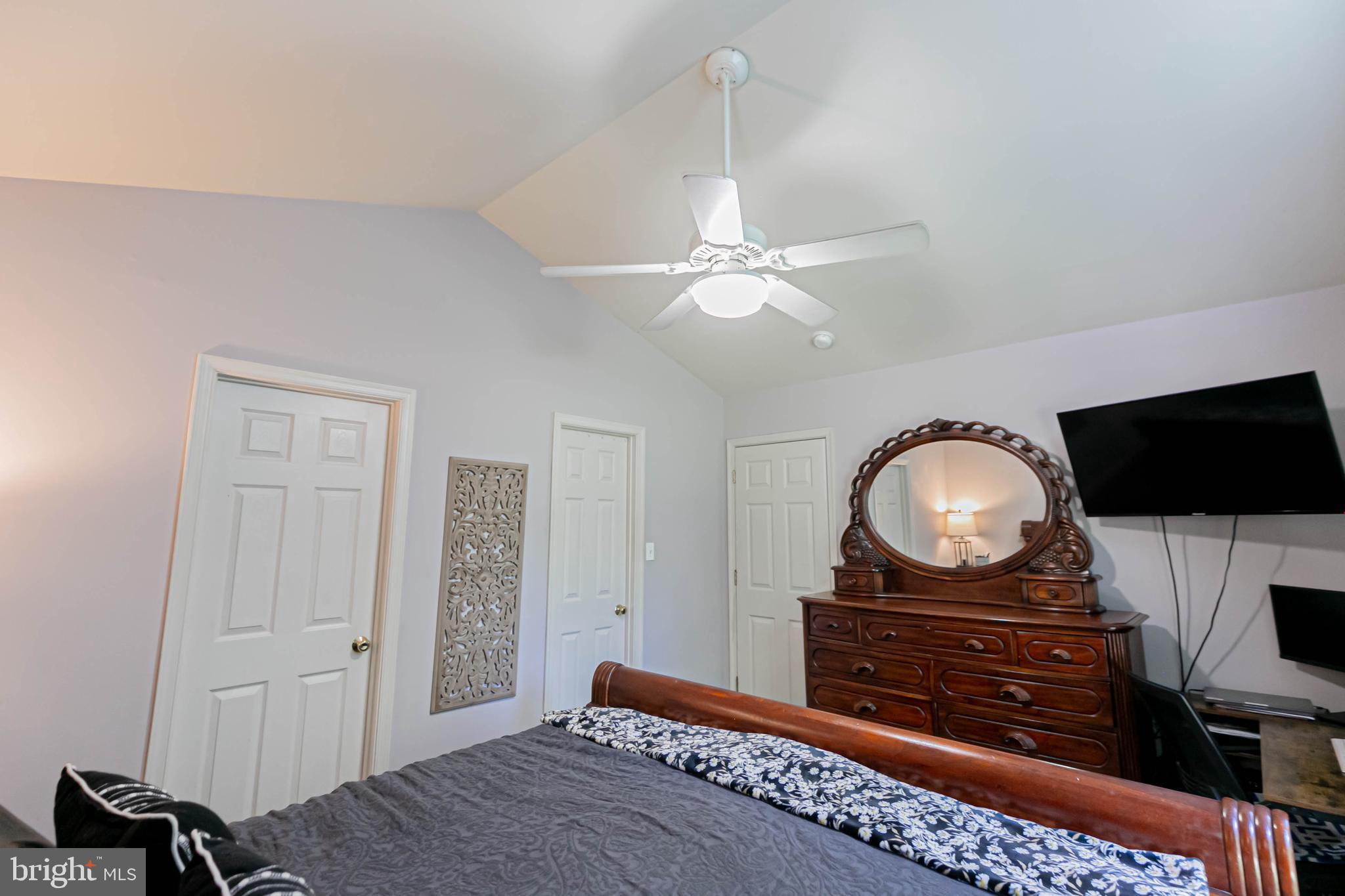 LAKE CAROLINE - Residential