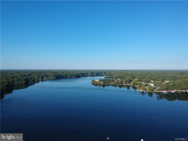 LAKE CAROLINE - Residential