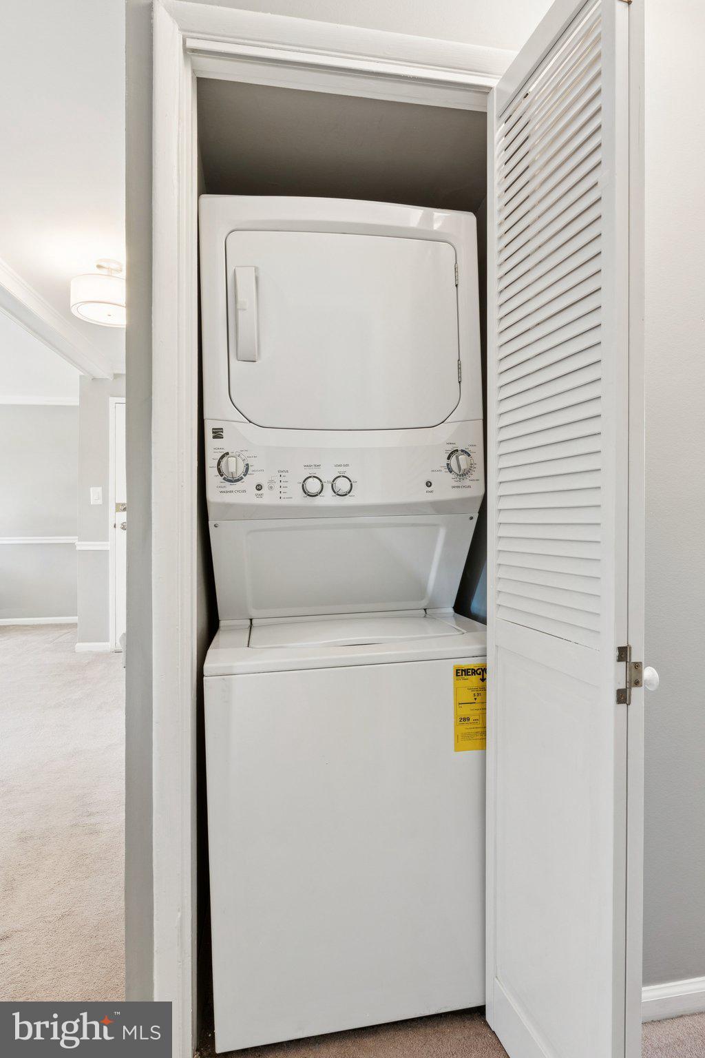 HUNTLEY SQUARE CONDOMINIUMS - Residential