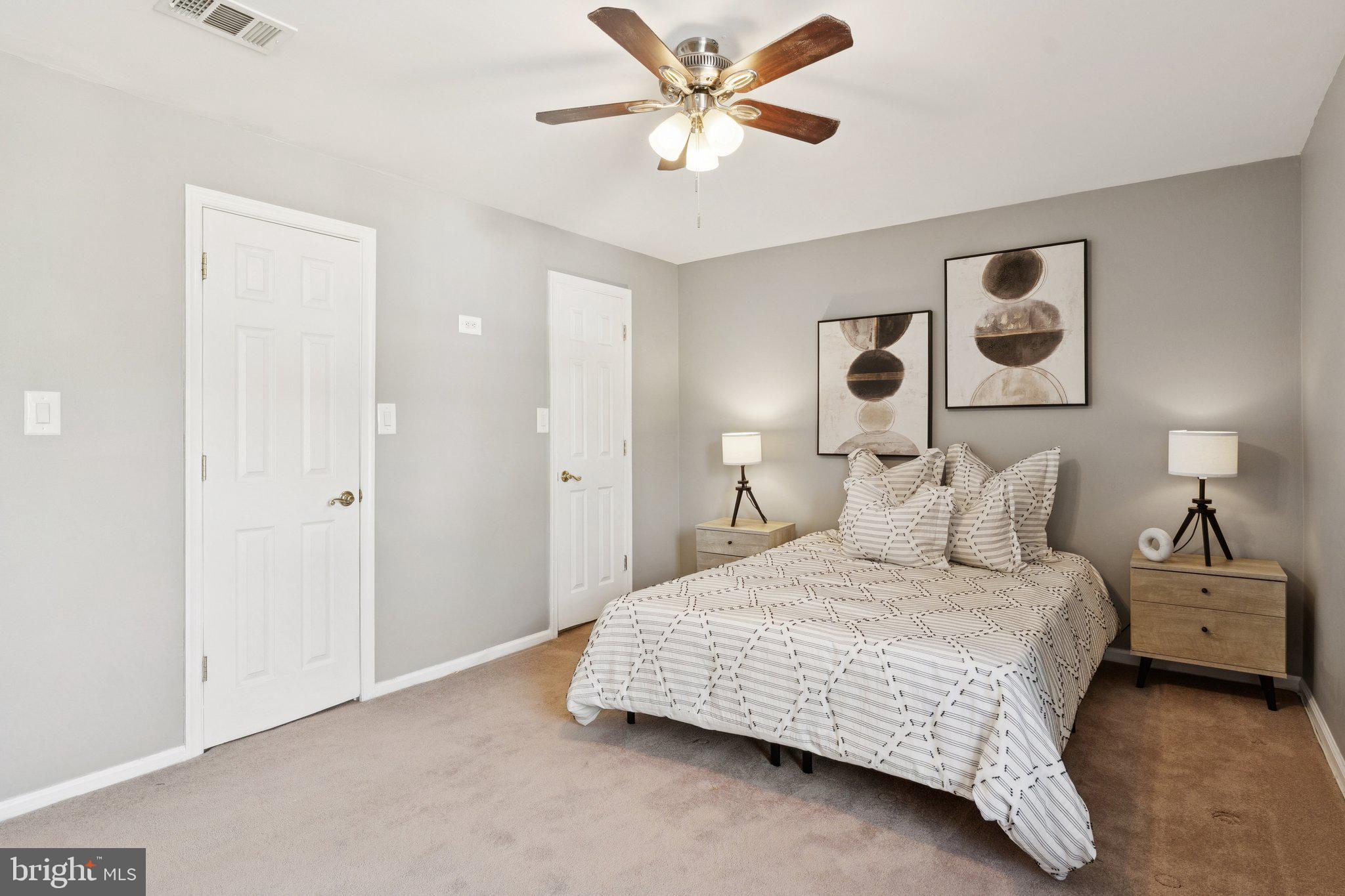 HUNTLEY SQUARE CONDOMINIUMS - Residential