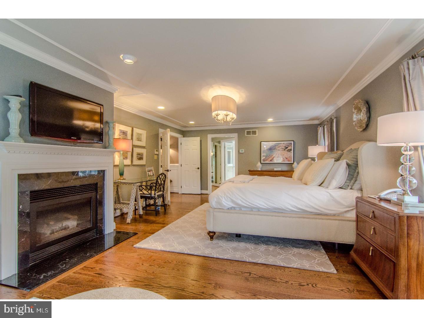 RADNOR HUNT - Residential